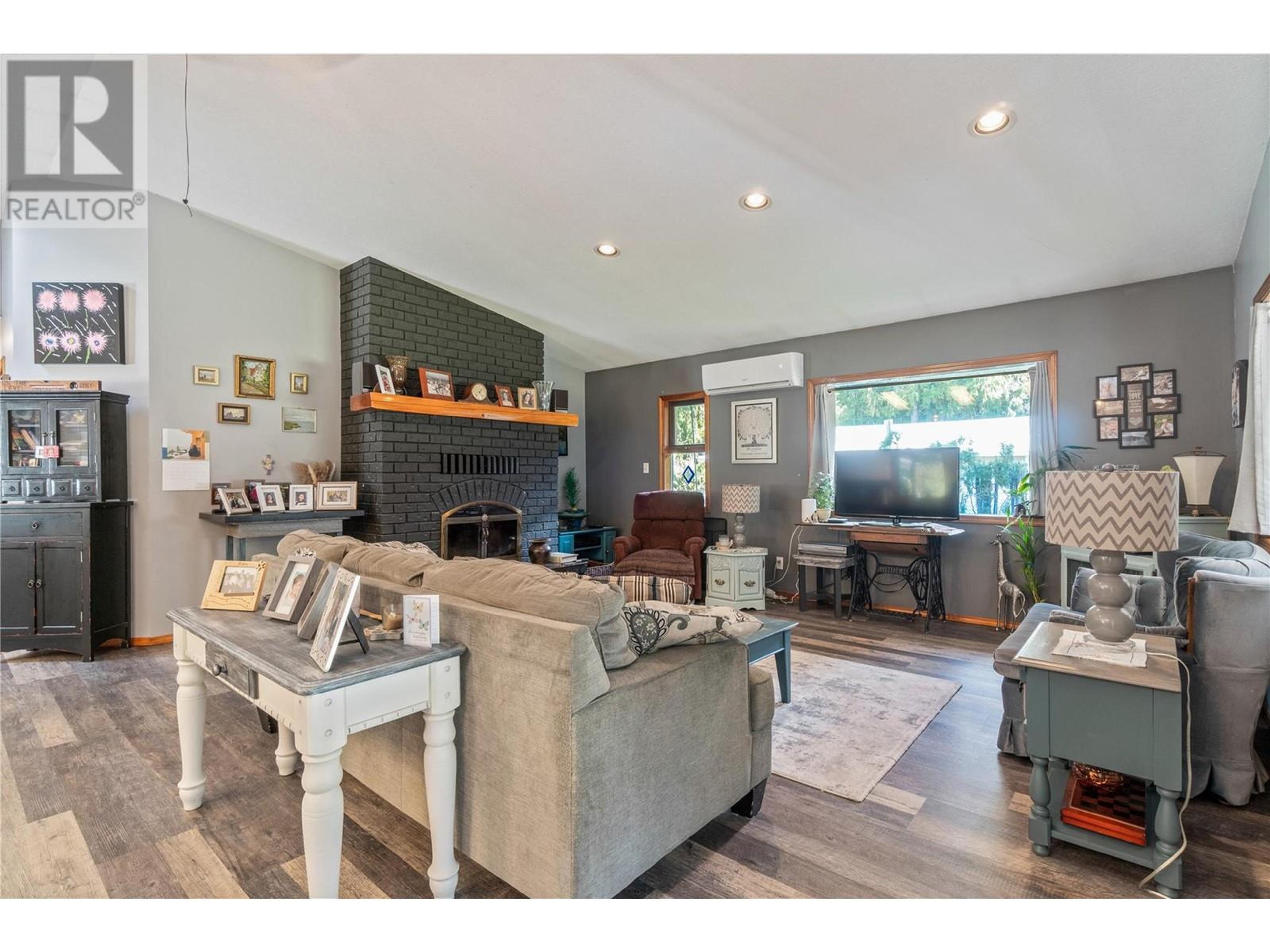 4061 SANTA ROAD - Image 33