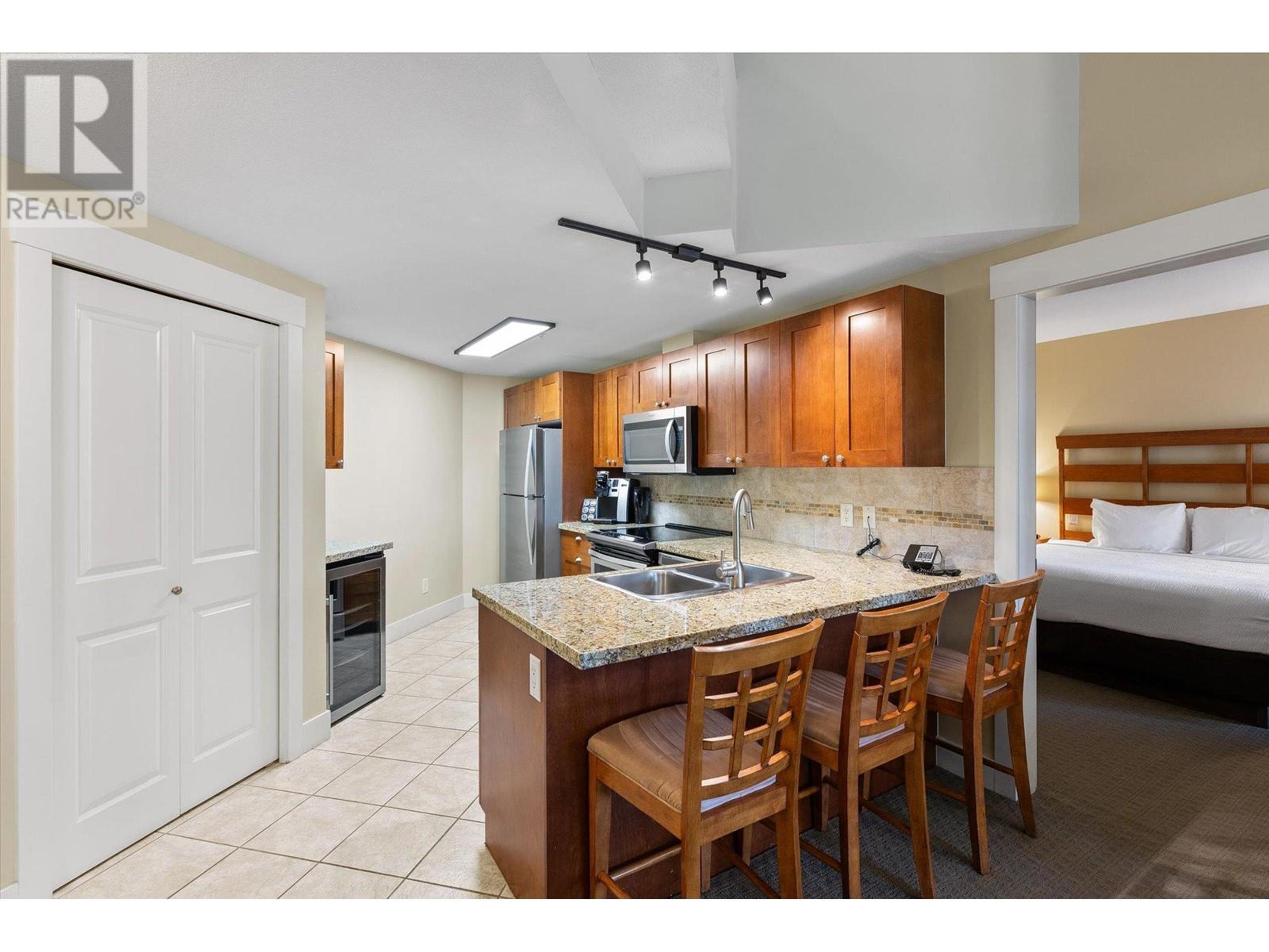 #404 4205 GELLATLY ROAD - Image 5