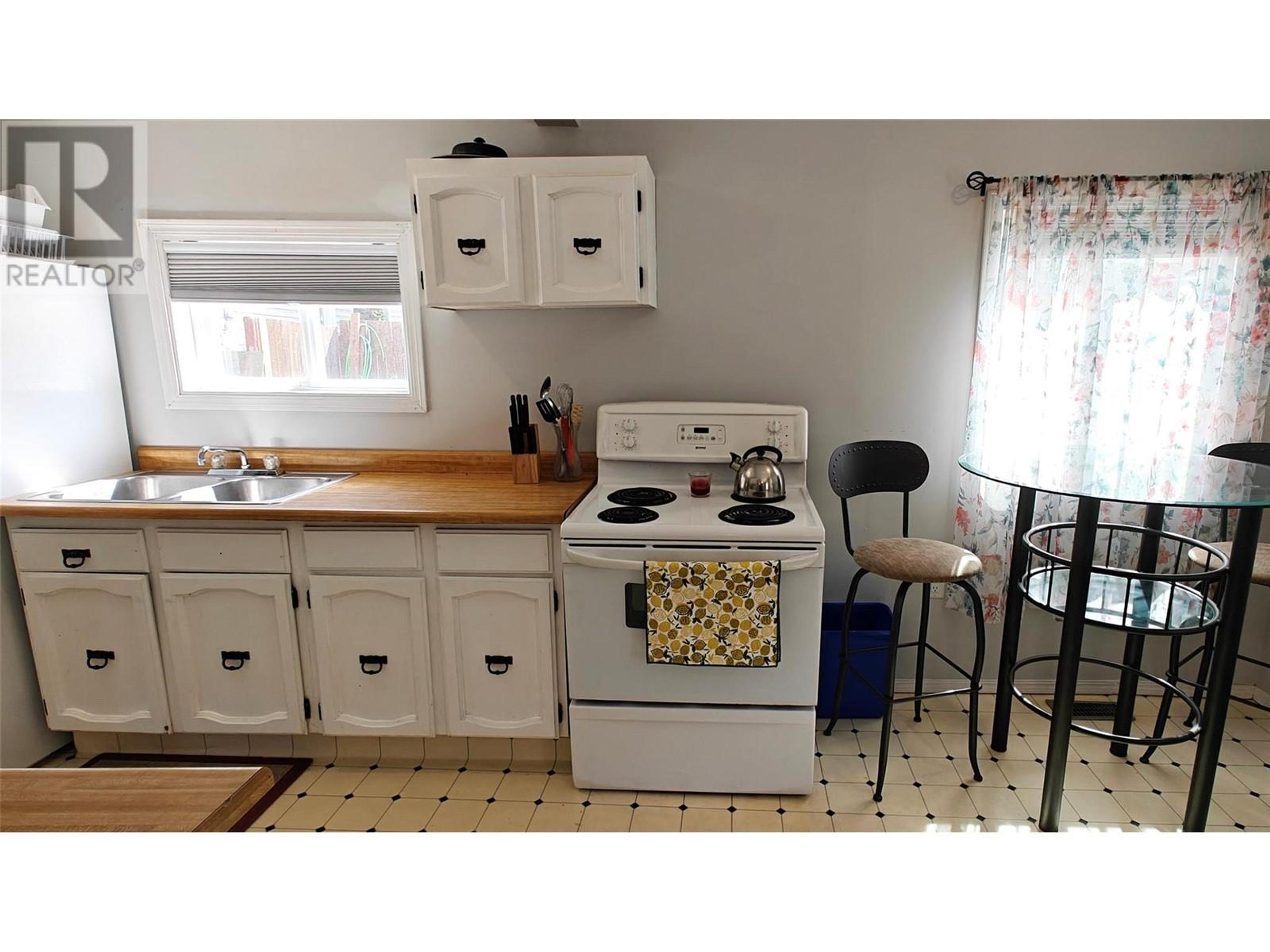 521 TURNER STREET - Image 14