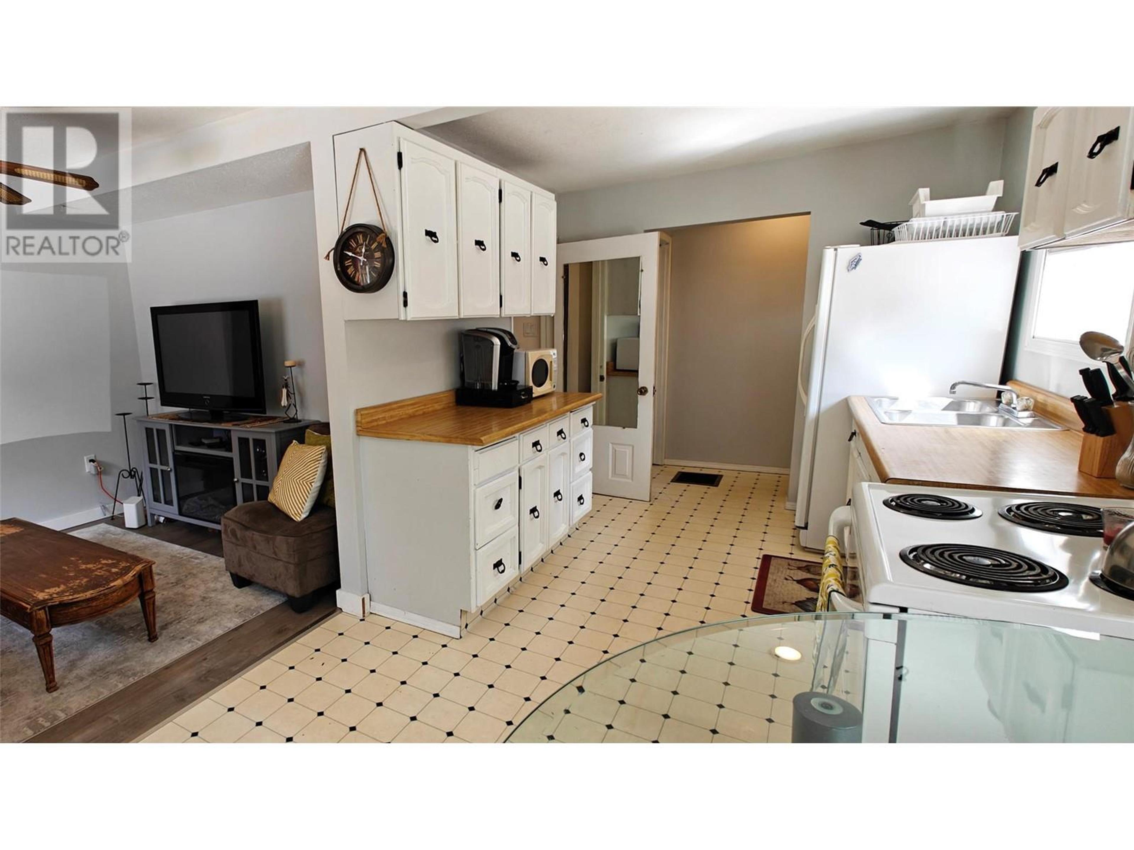 521 TURNER STREET - Image 12