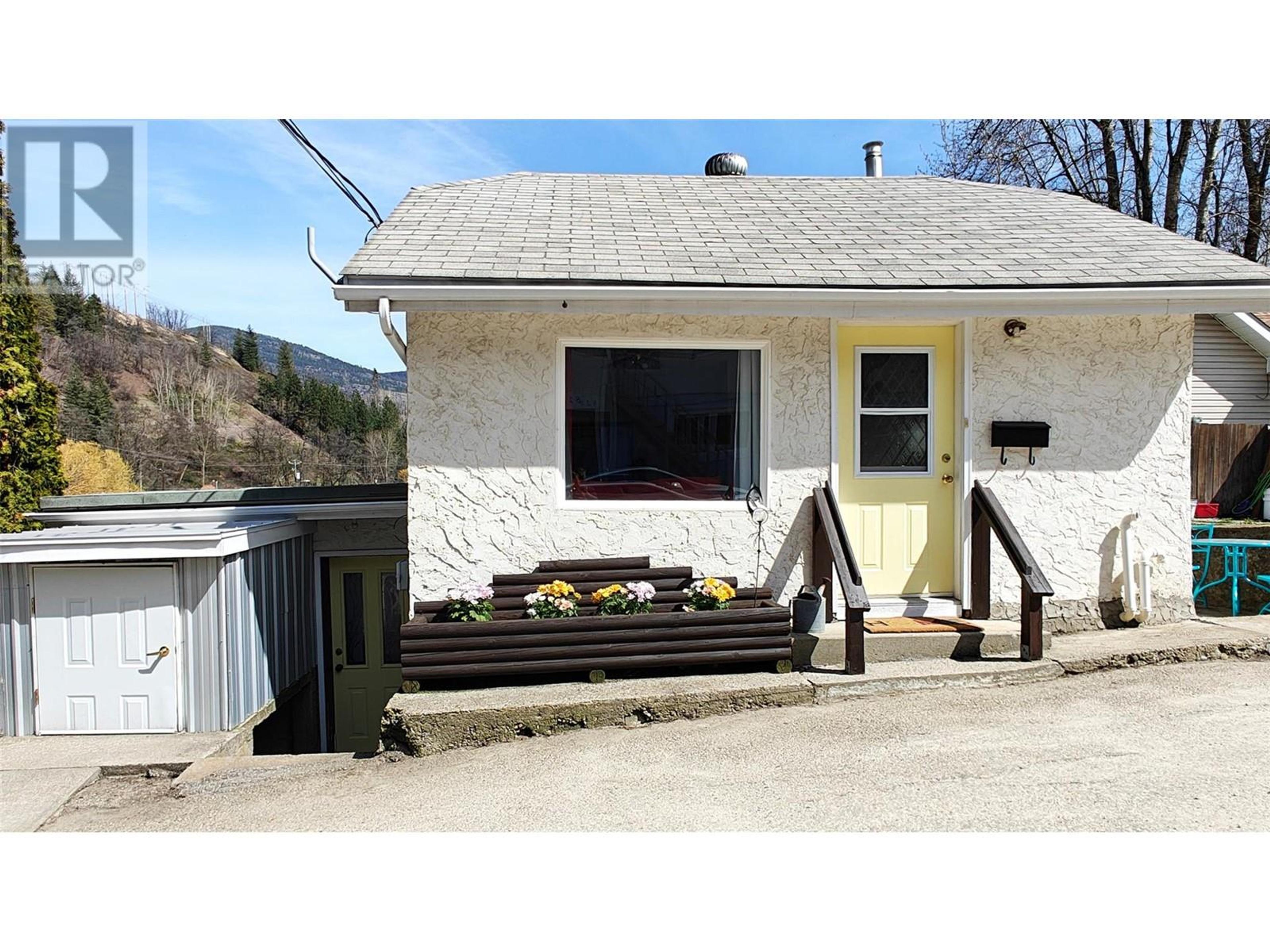 521 TURNER STREET - Image 2