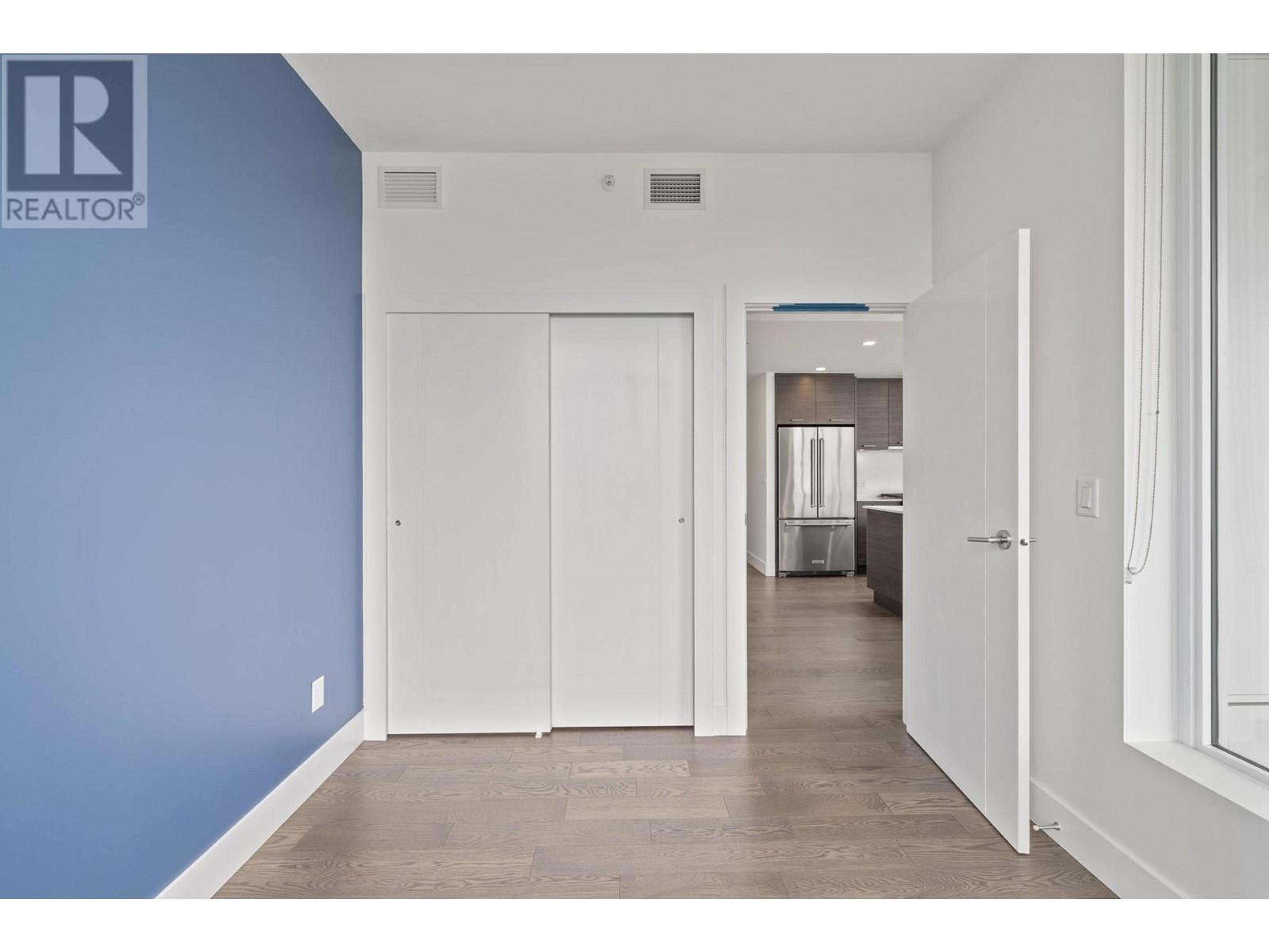 #704 1181 SUNSET DRIVE - Image 20