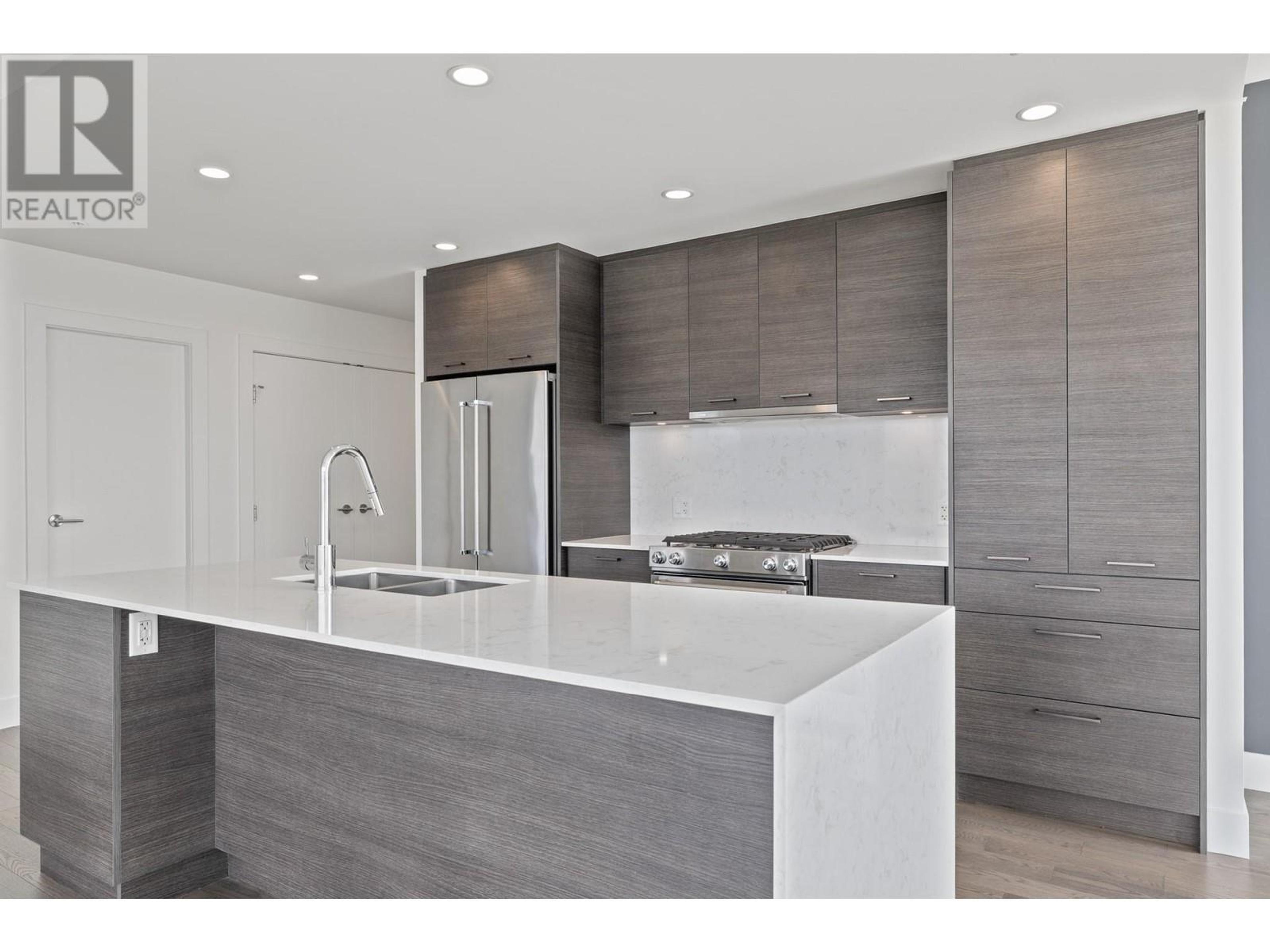 #704 1181 SUNSET DRIVE - Image 4