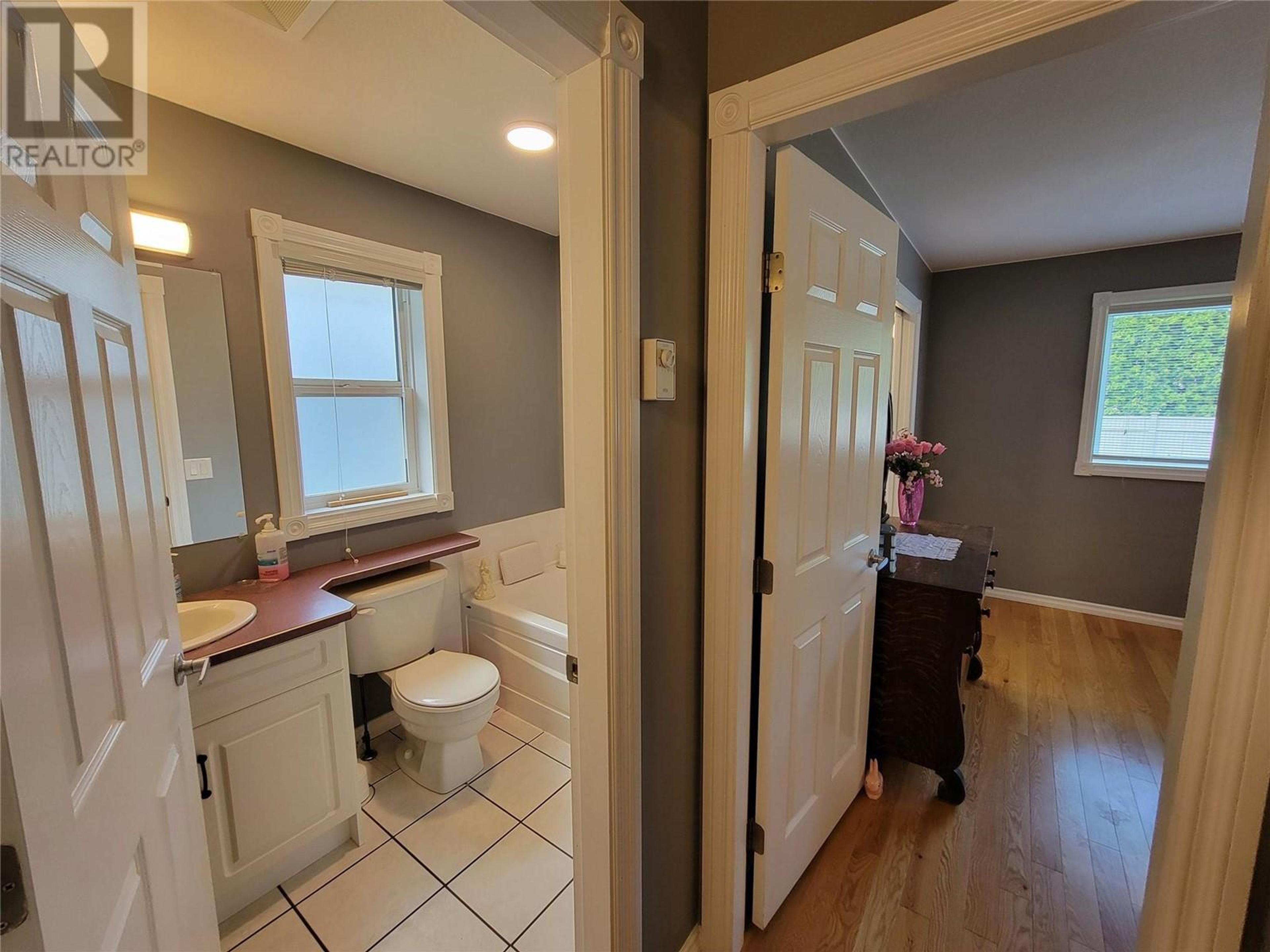 602 10TH AVENUE - Image 29
