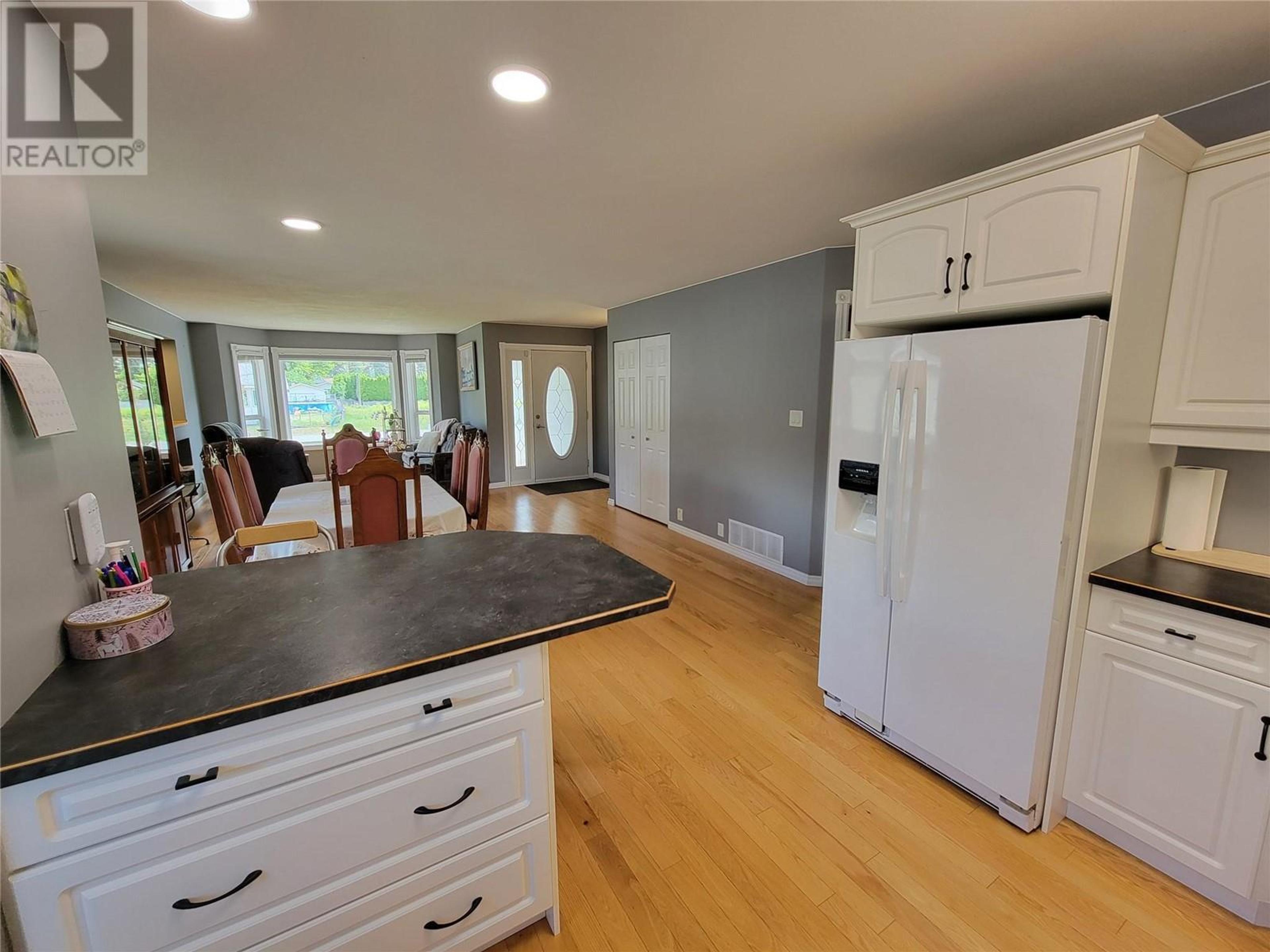 602 10TH AVENUE - Image 17