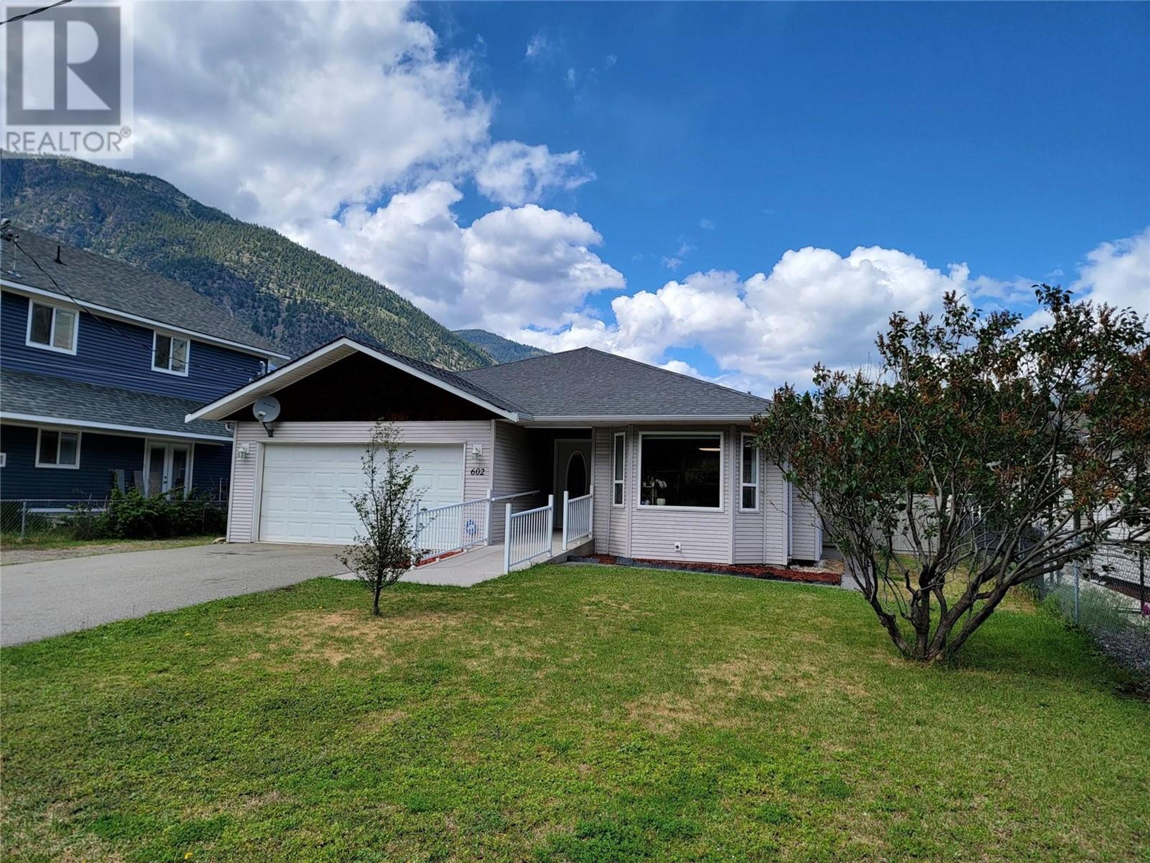 602 10TH AVENUE - Image 36
