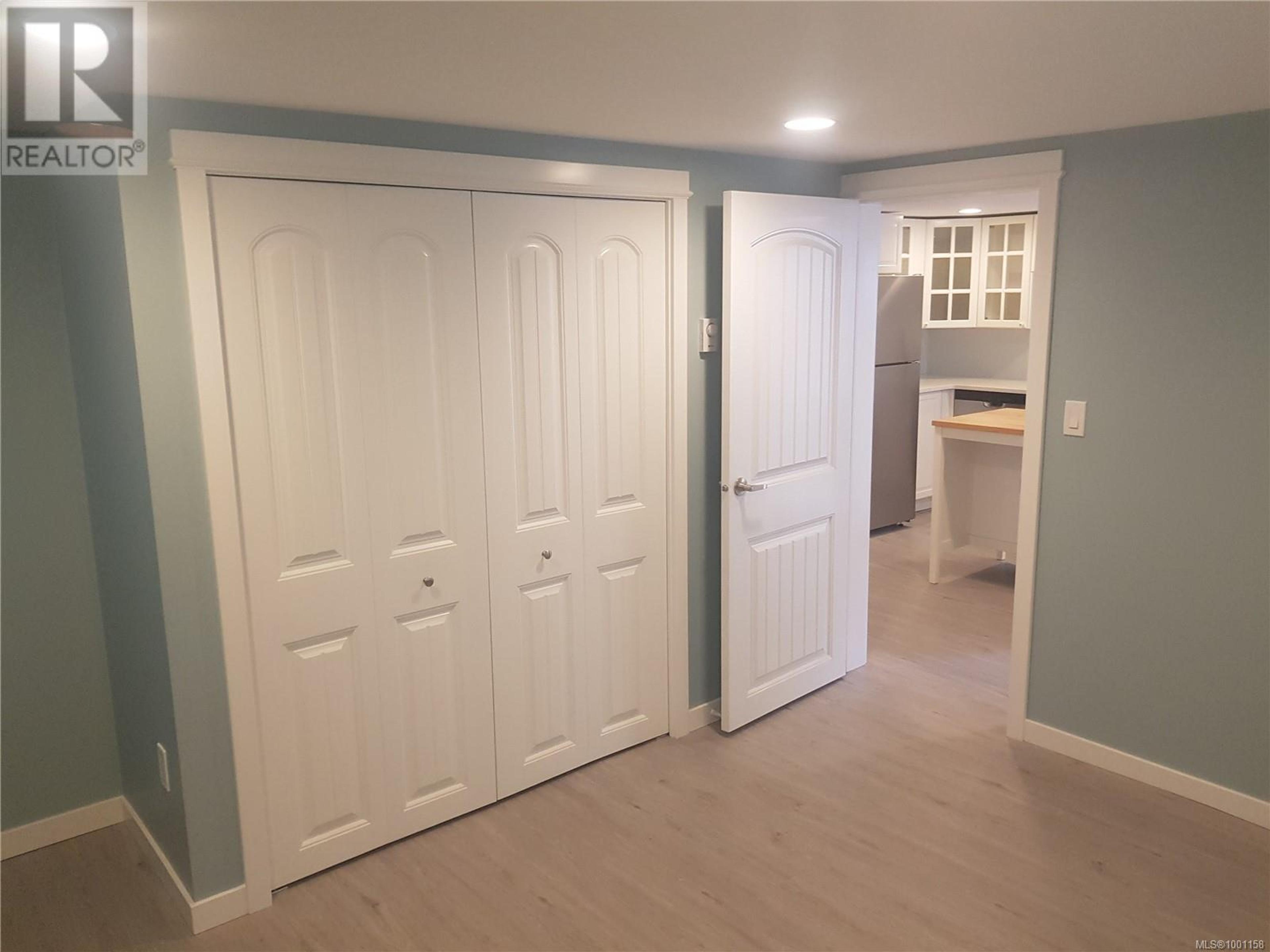 308 HAREWOOD RD - Image 17