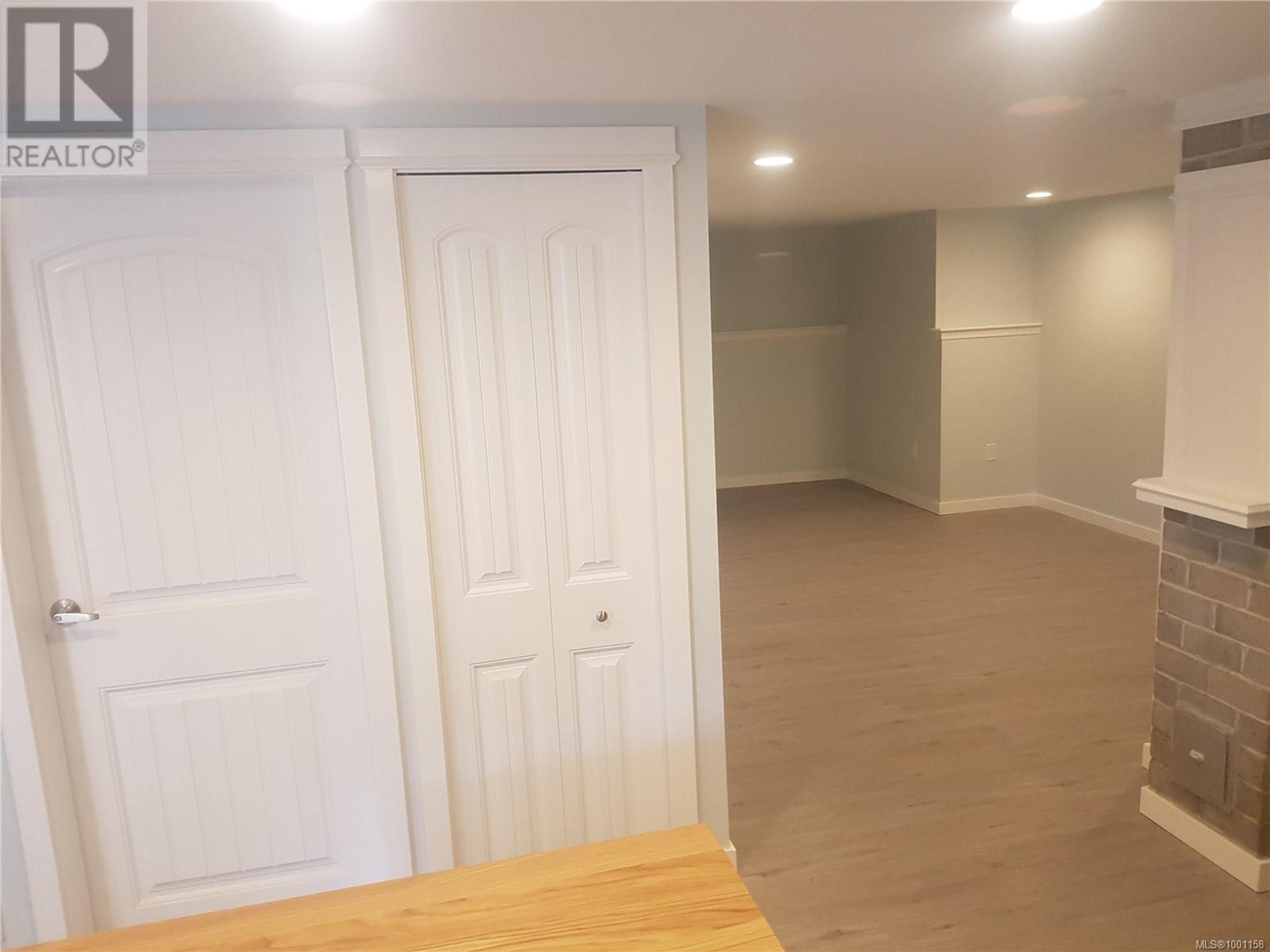 308 HAREWOOD RD - Image 15