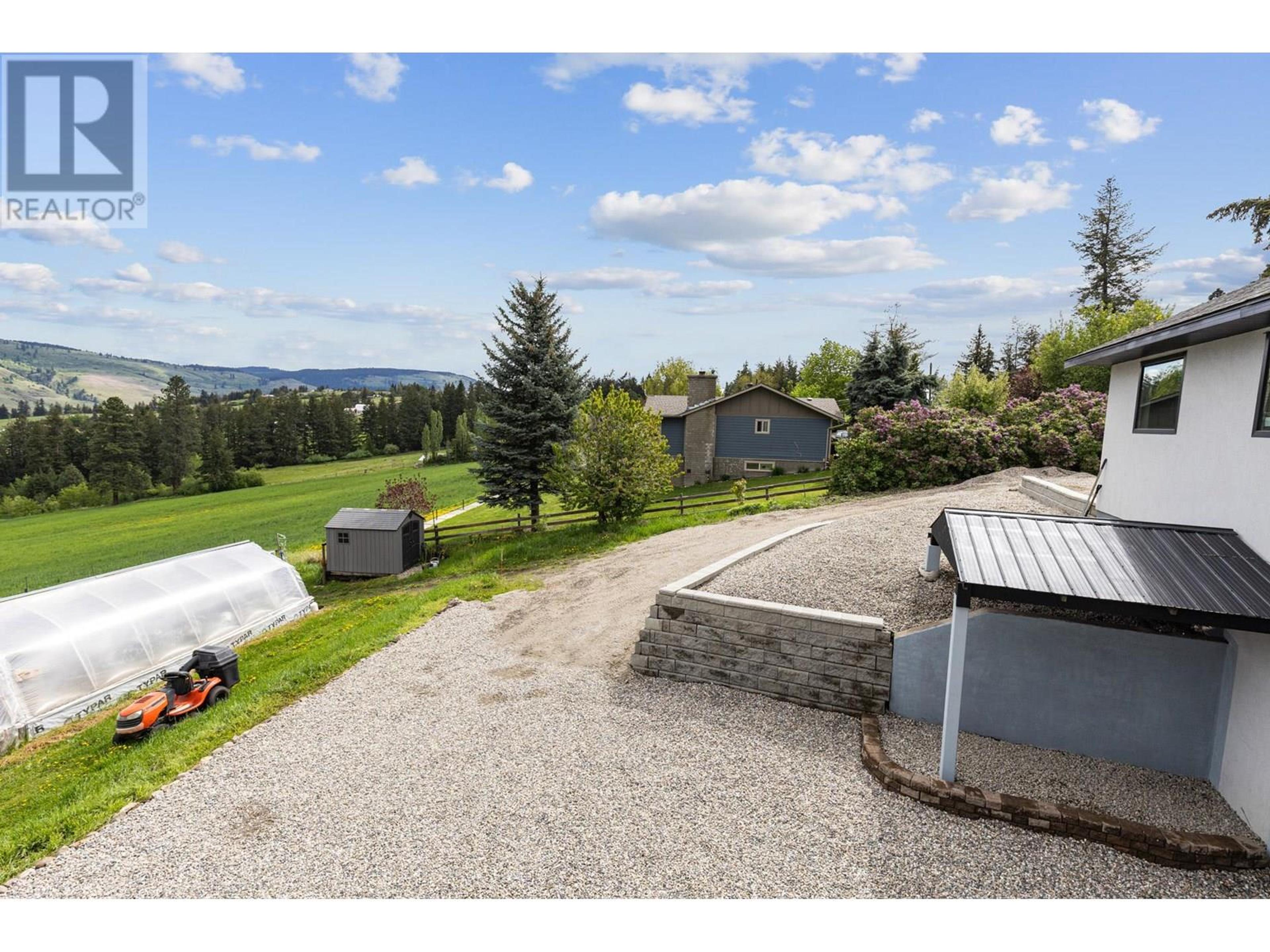 5585 REID ROAD - Image 20