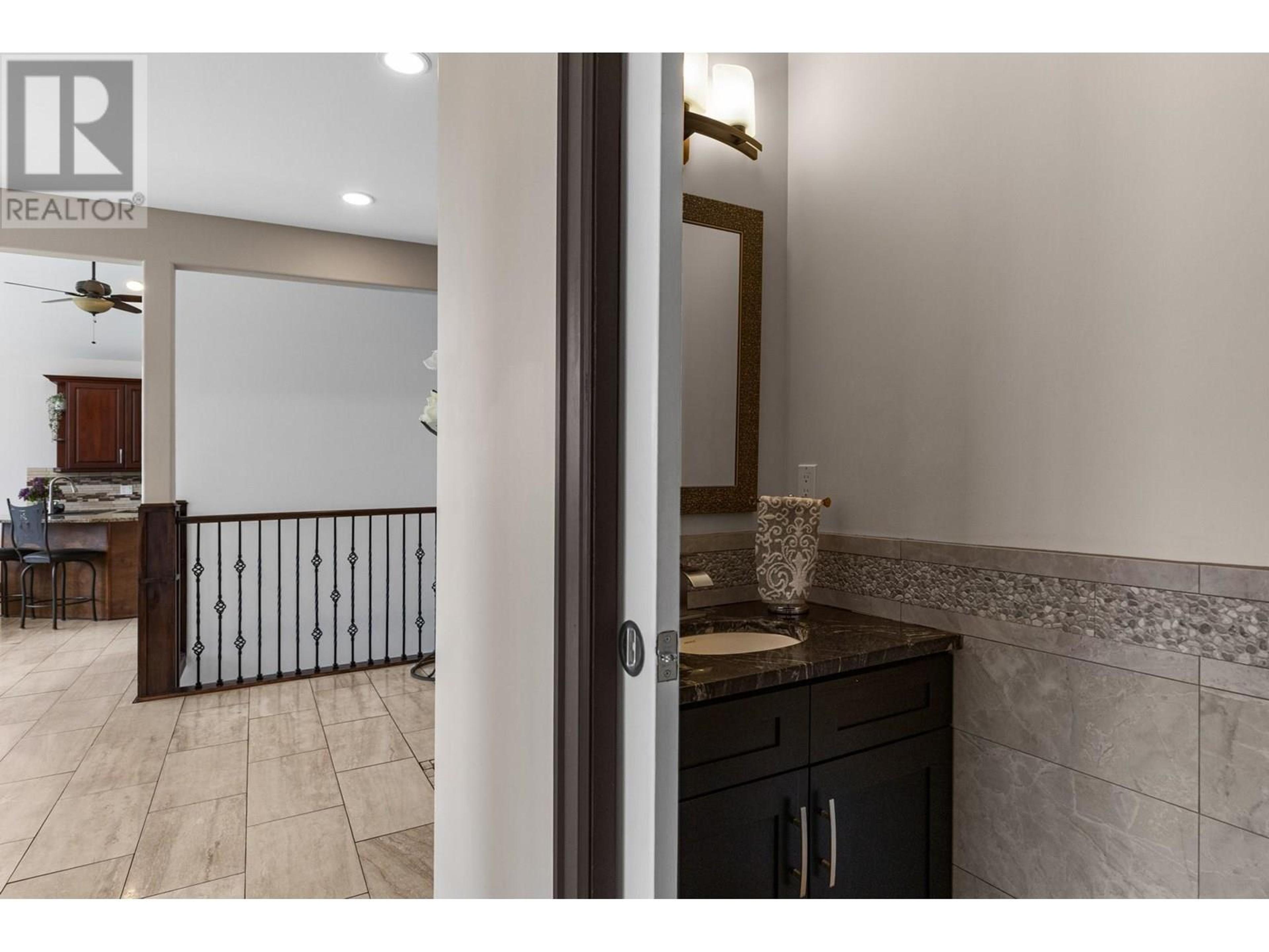 5585 REID ROAD - Image 28