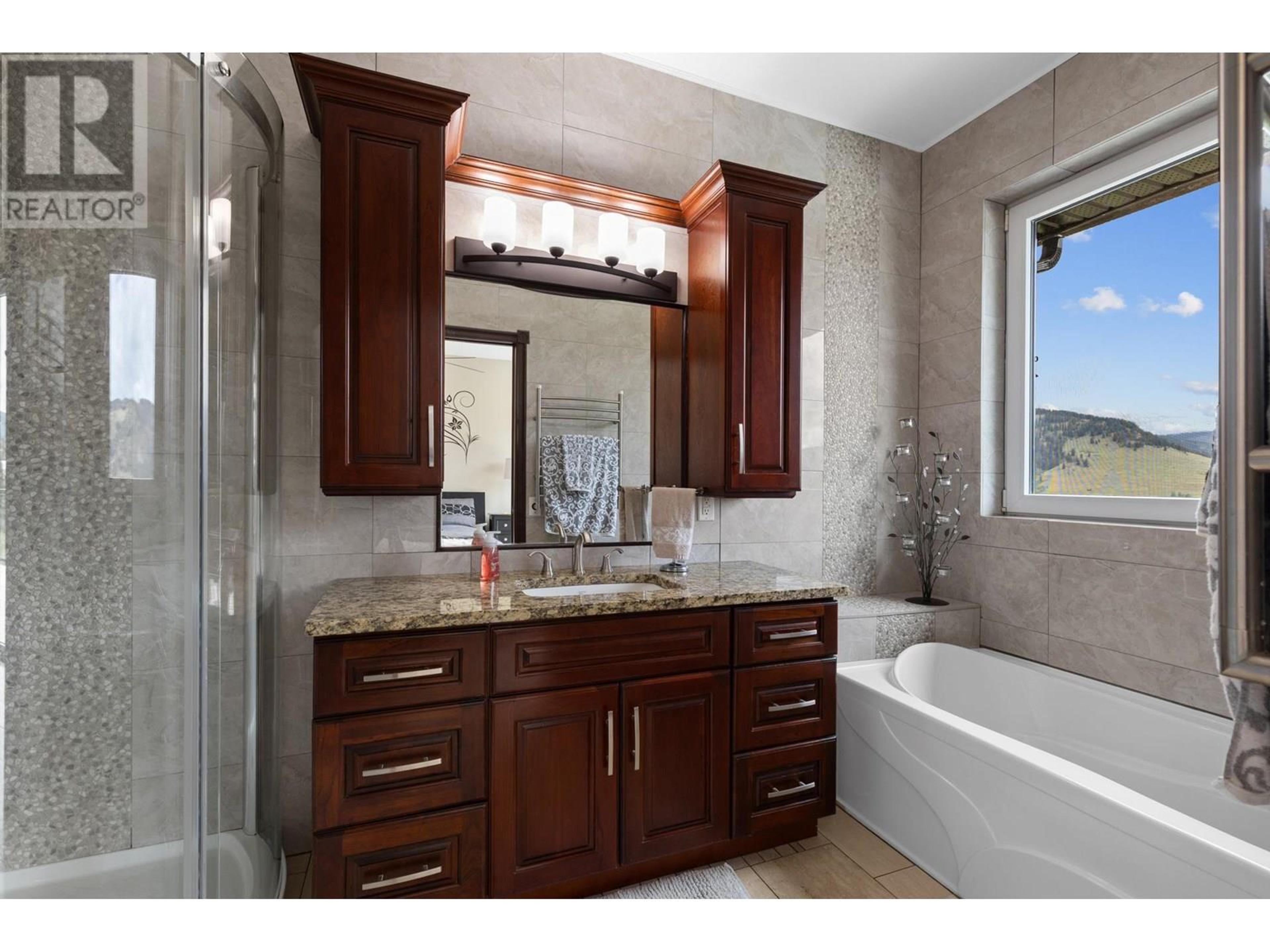 5585 REID ROAD - Image 25