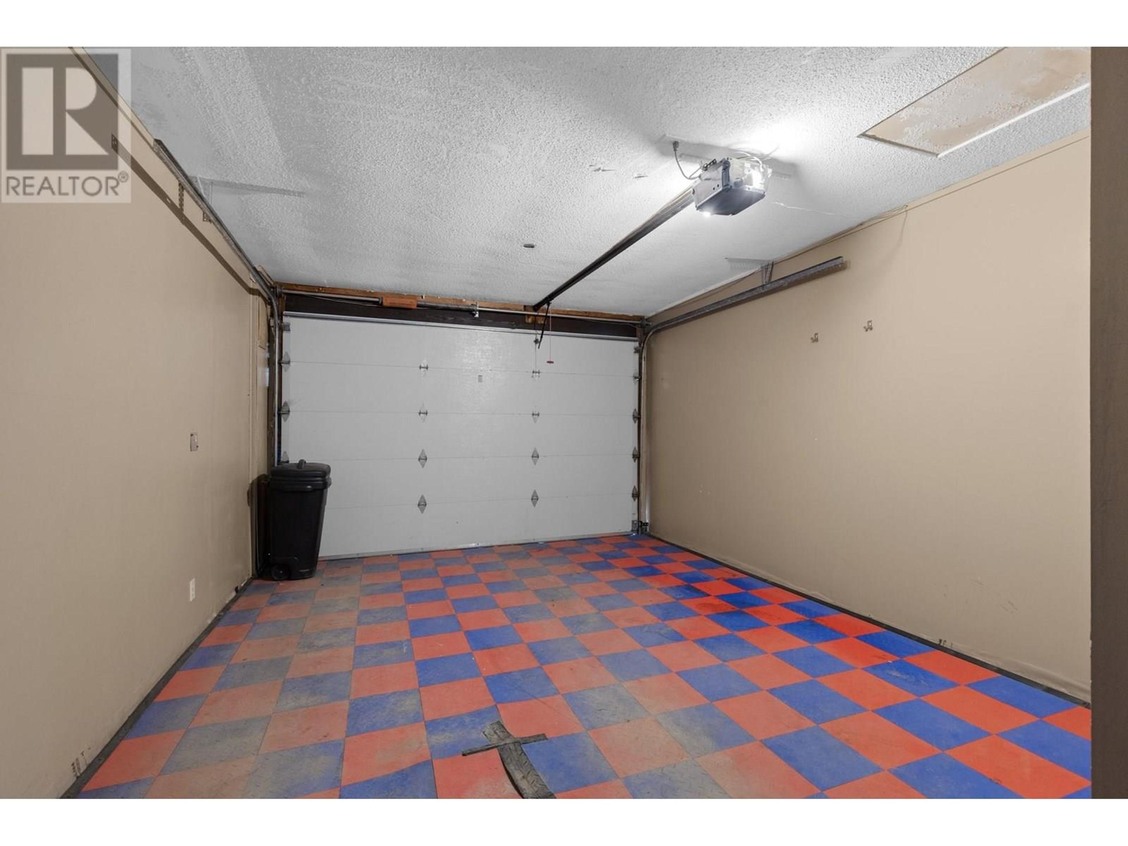 5585 REID ROAD - Image 47