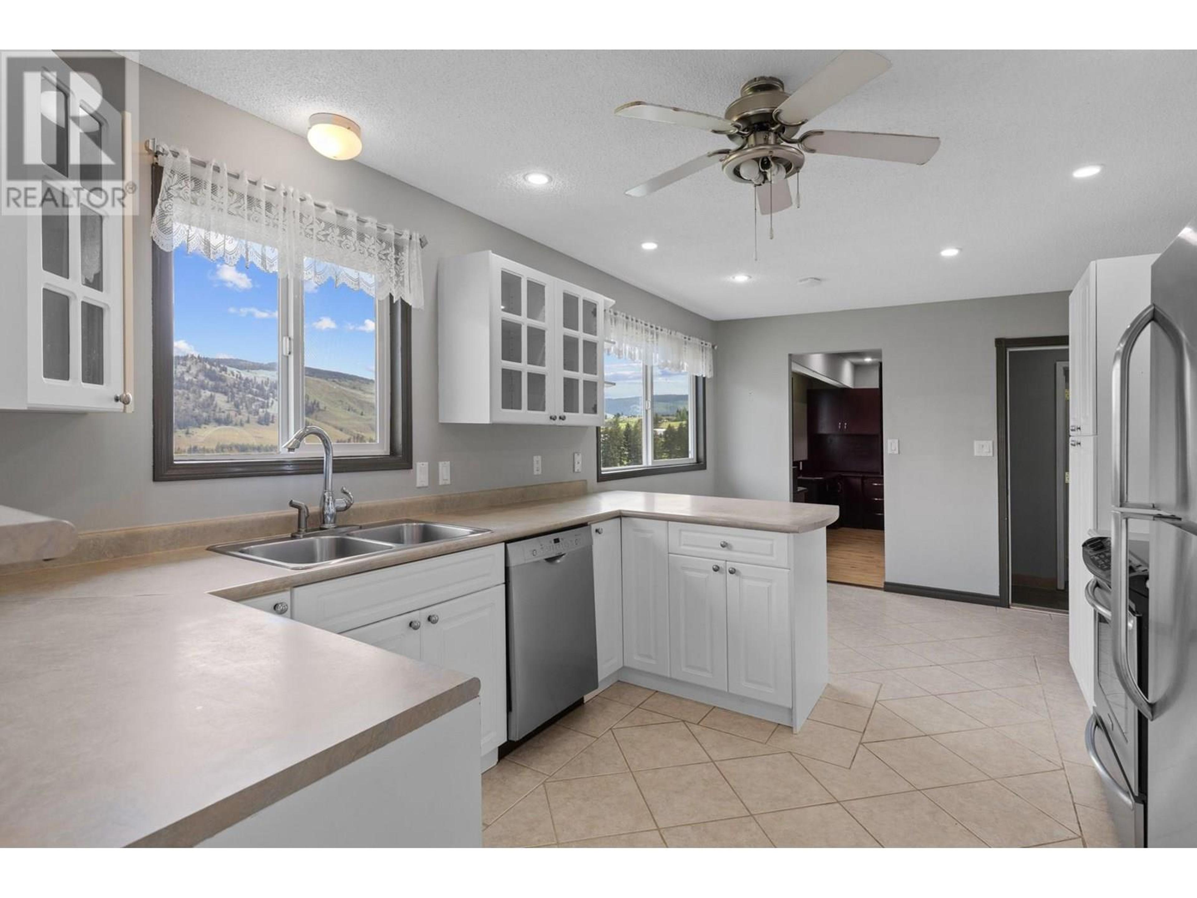 5585 REID ROAD - Image 50