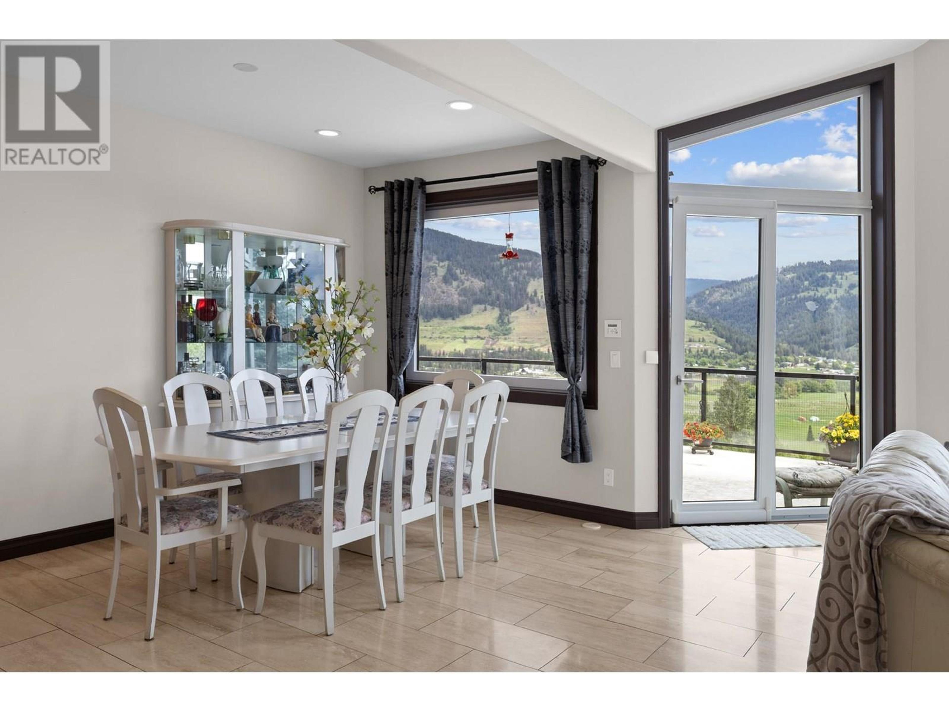 5585 REID ROAD - Image 11