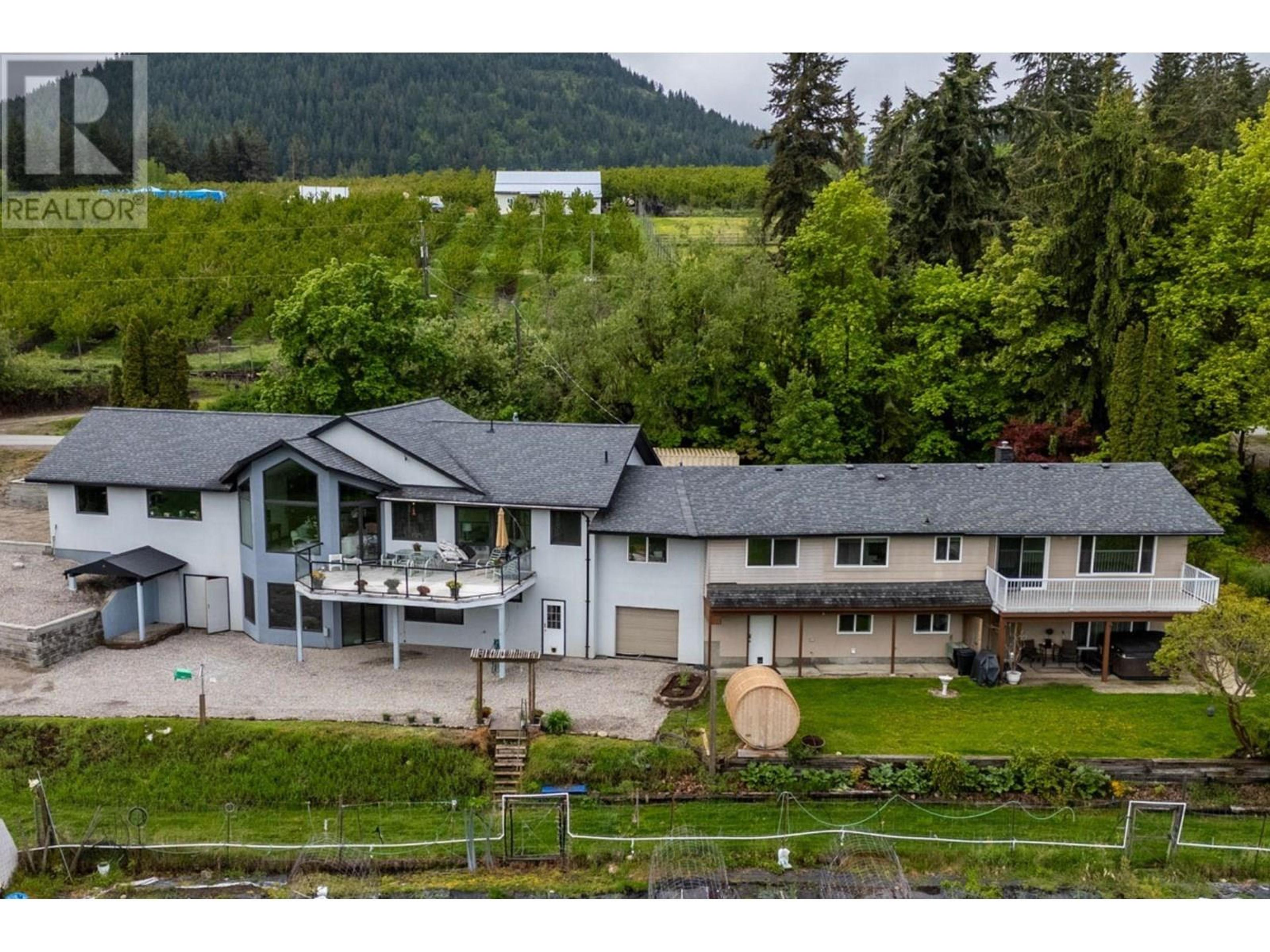 5585 REID ROAD - Image 1