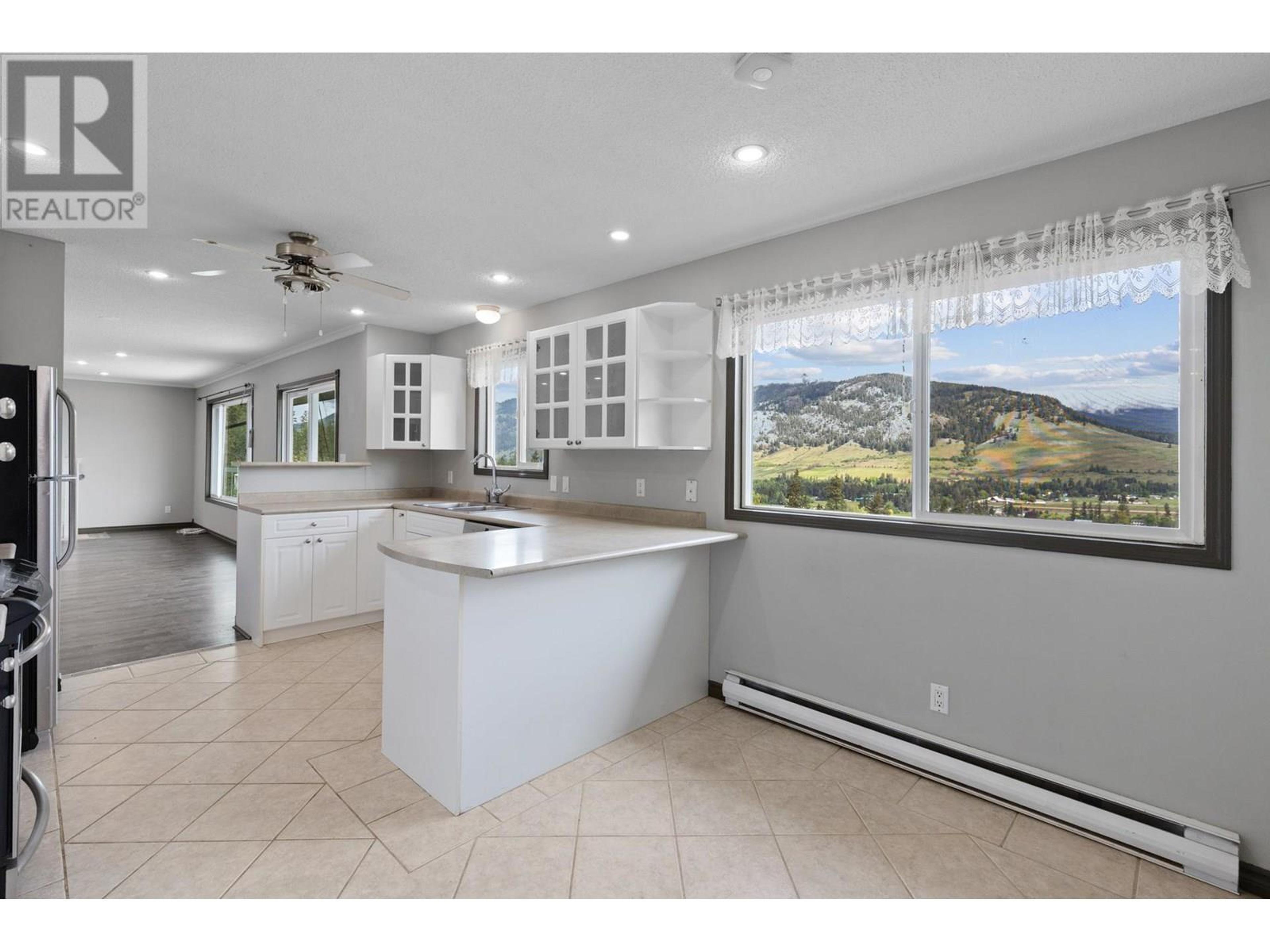 5585 REID ROAD - Image 48