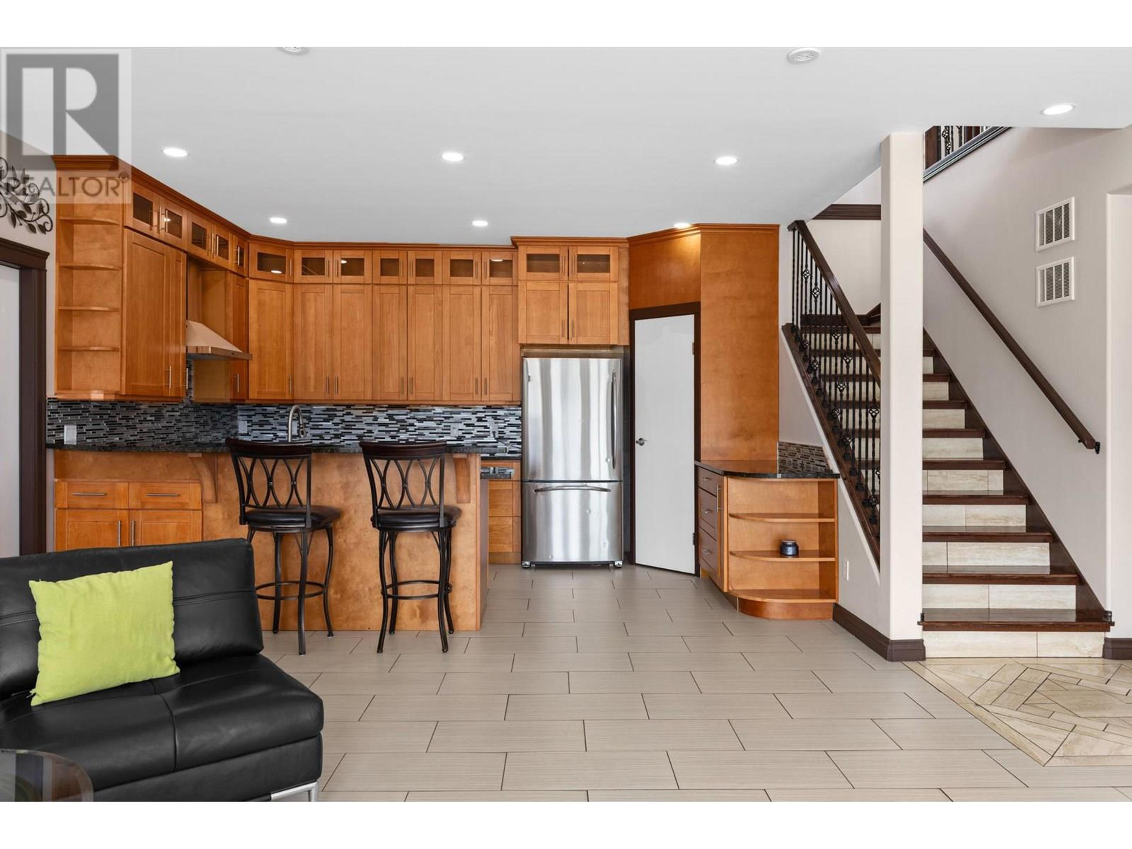 5585 REID ROAD - Image 29