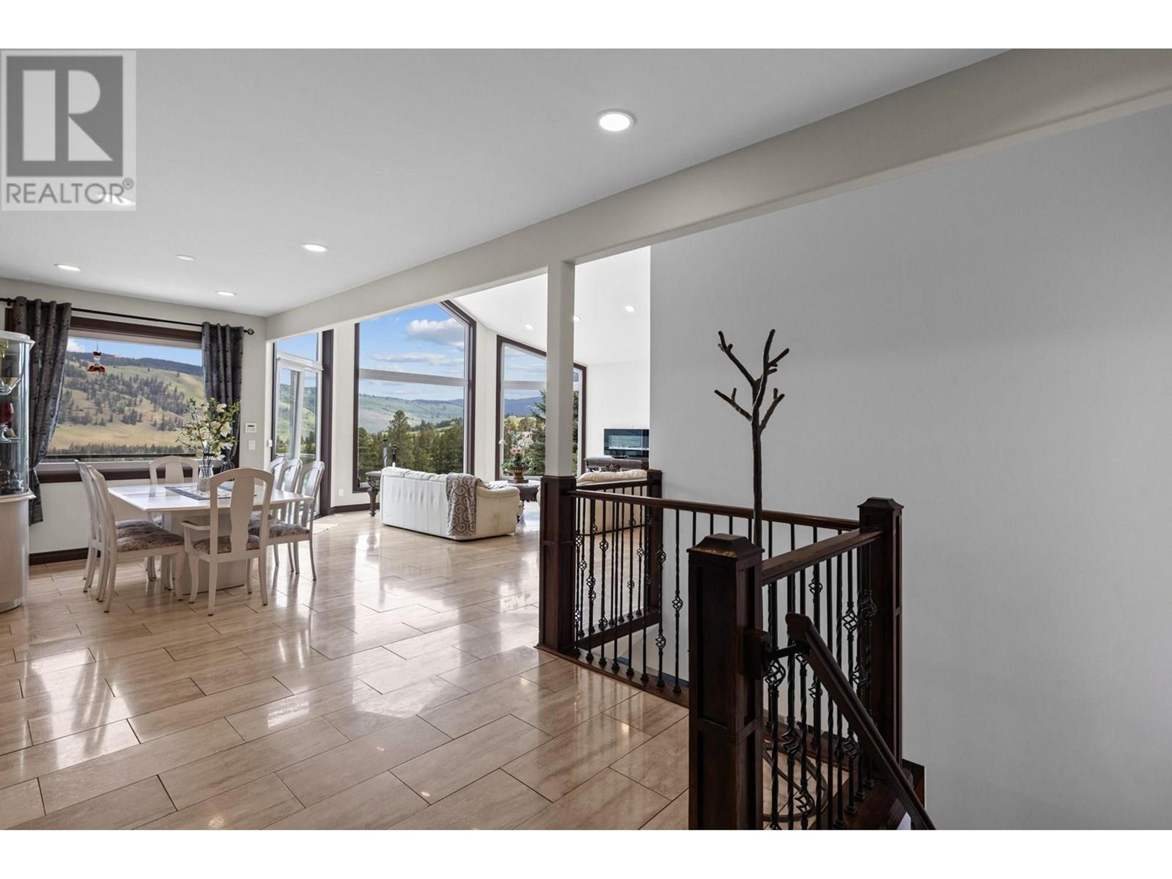 5585 REID ROAD - Image 7
