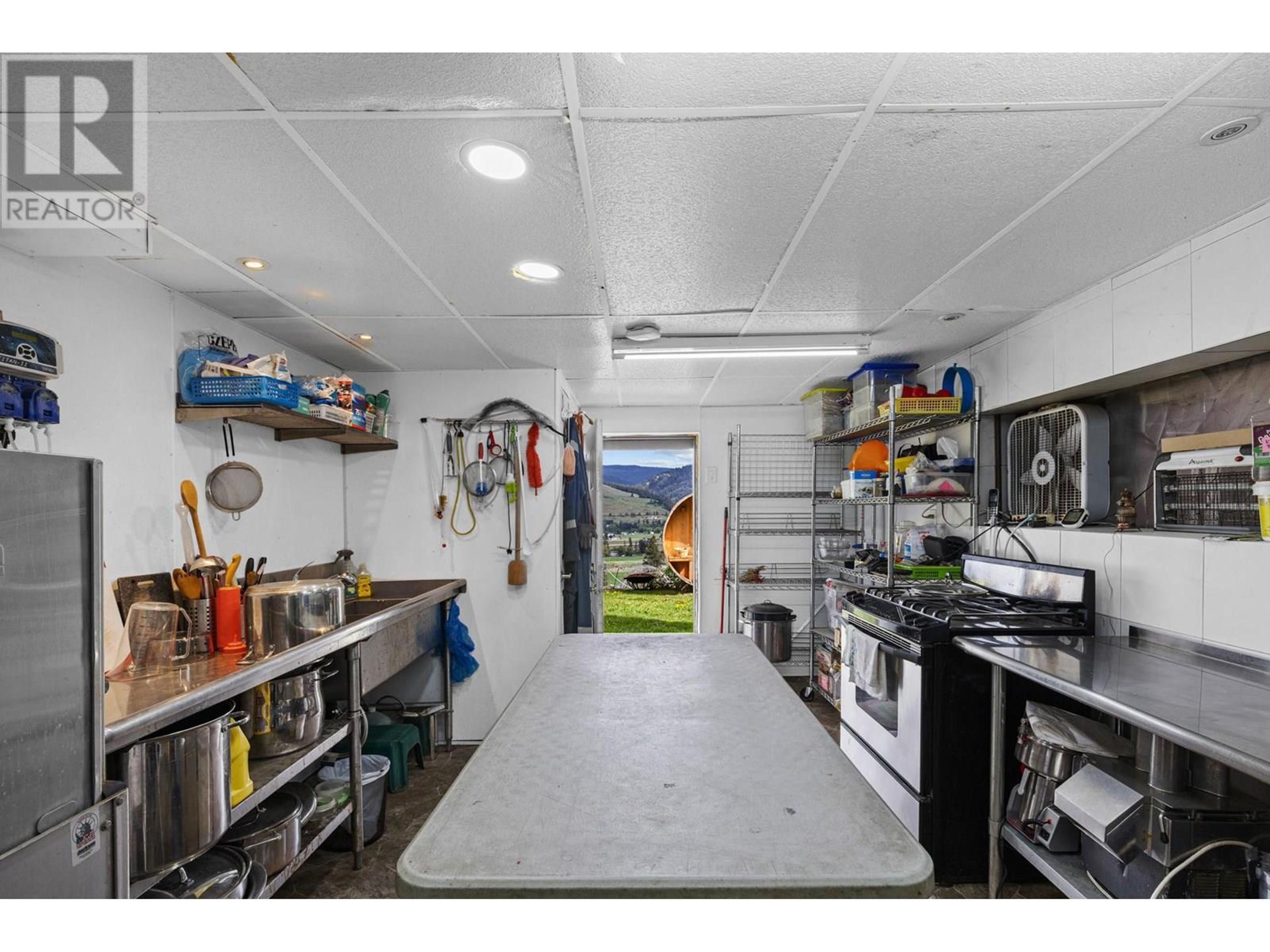 5585 REID ROAD - Image 83