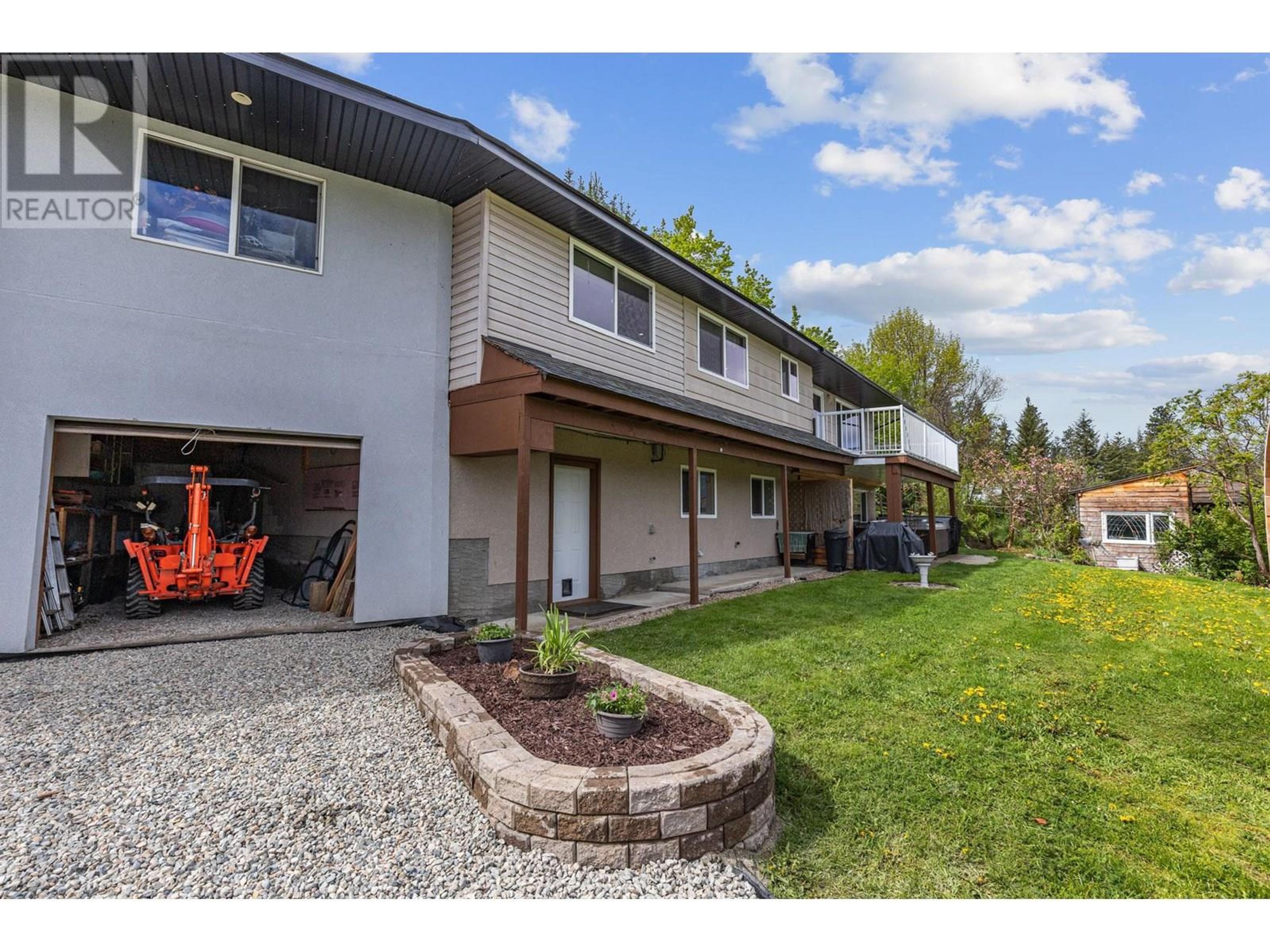 5585 REID ROAD - Image 81