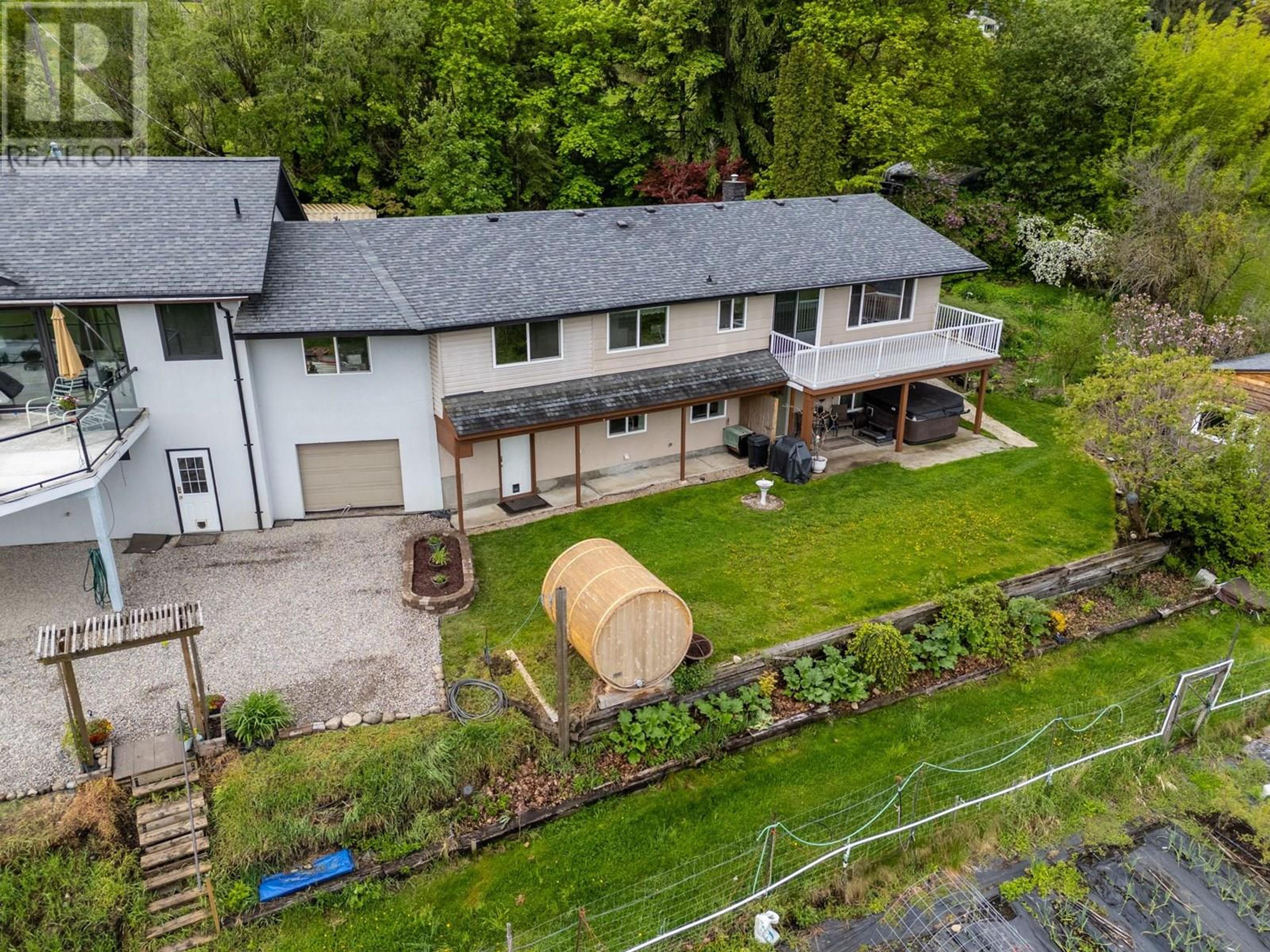 5585 REID ROAD - Image 93