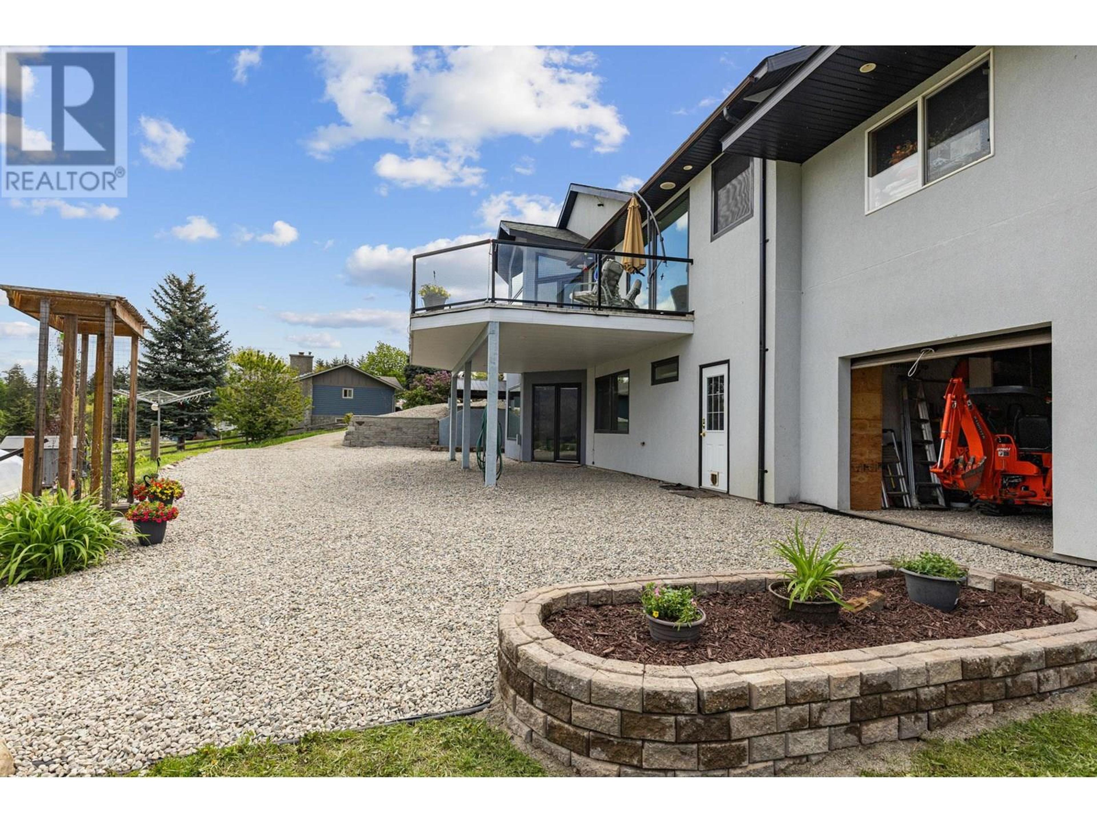 5585 REID ROAD - Image 87