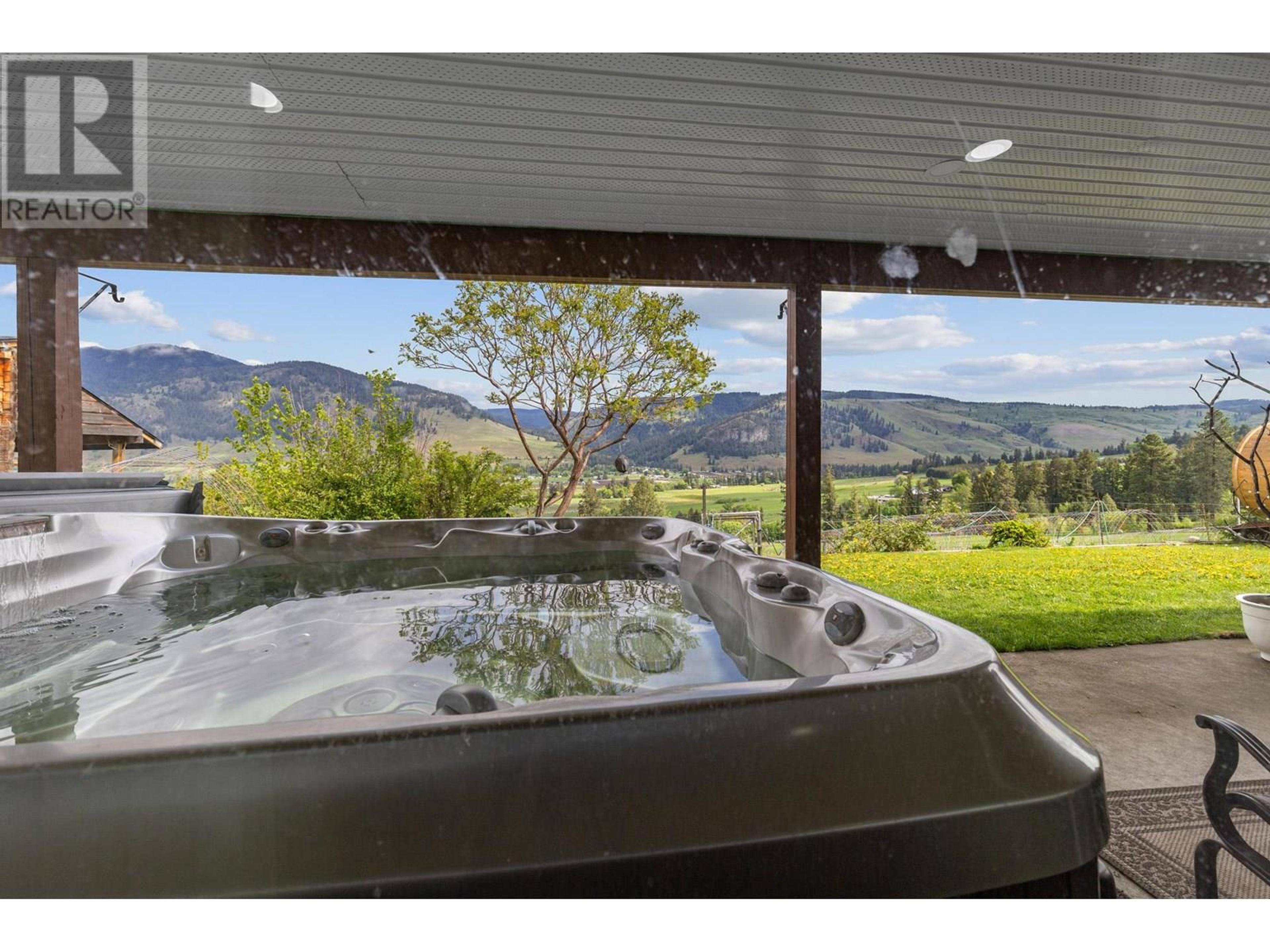 5585 REID ROAD - Image 66