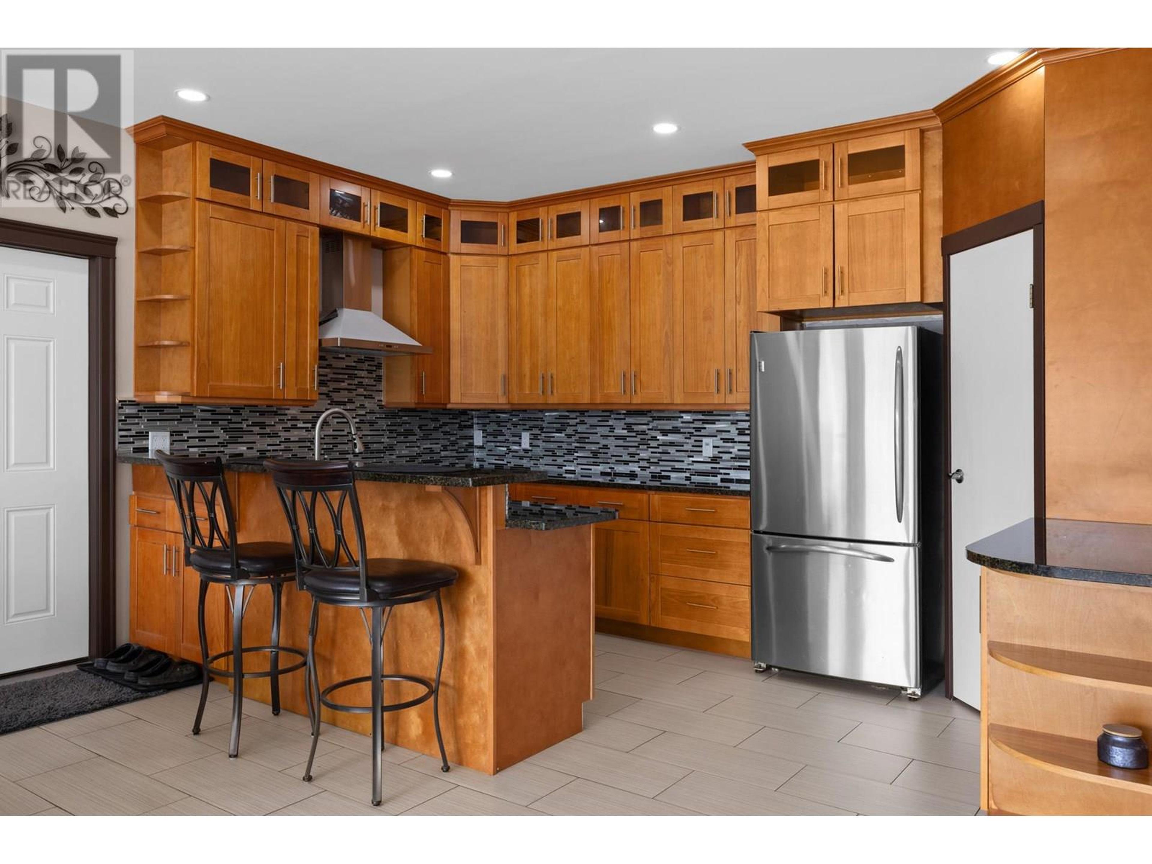 5585 REID ROAD - Image 30