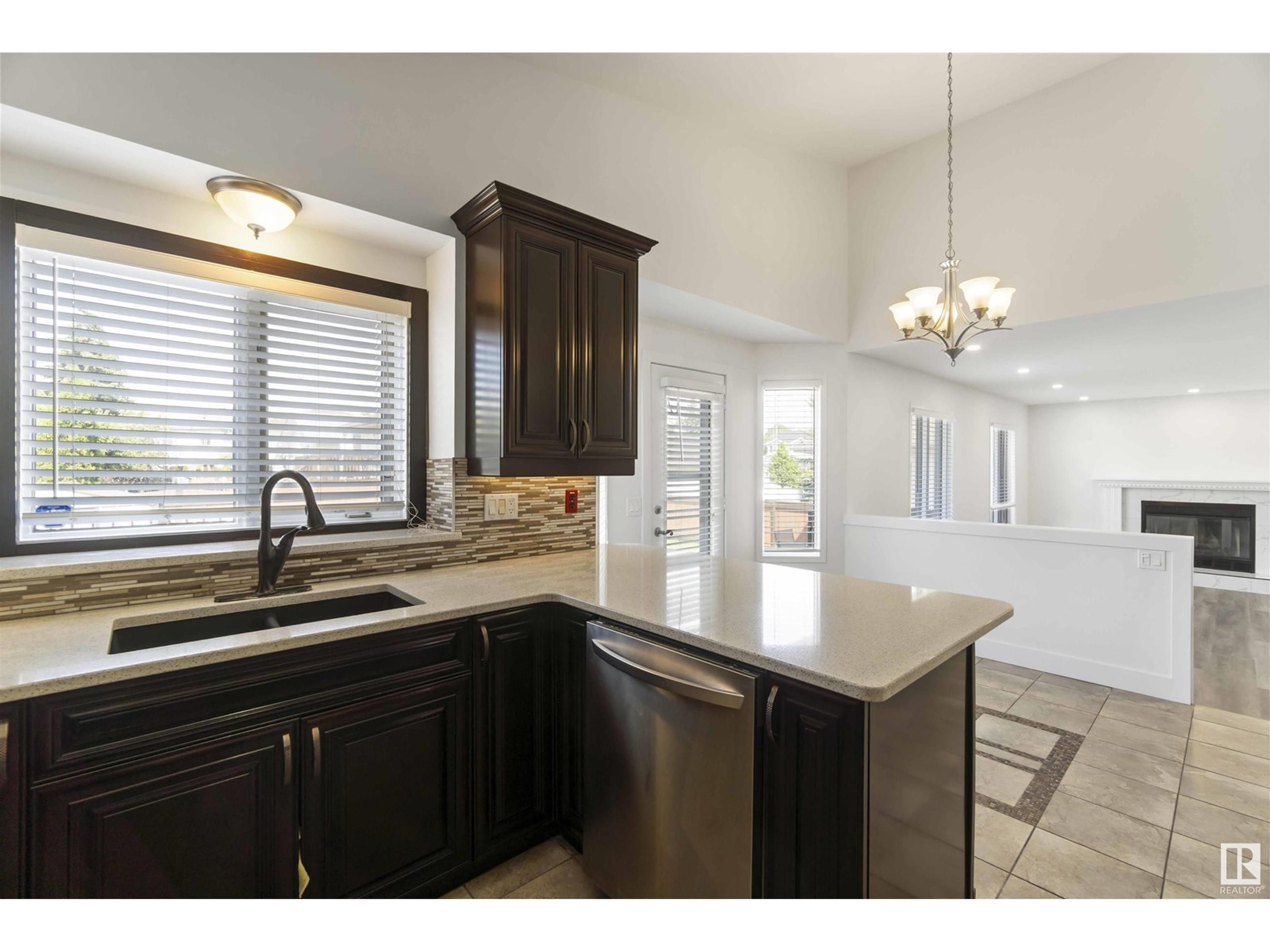 31 DEER RIDGE DR - Image 20