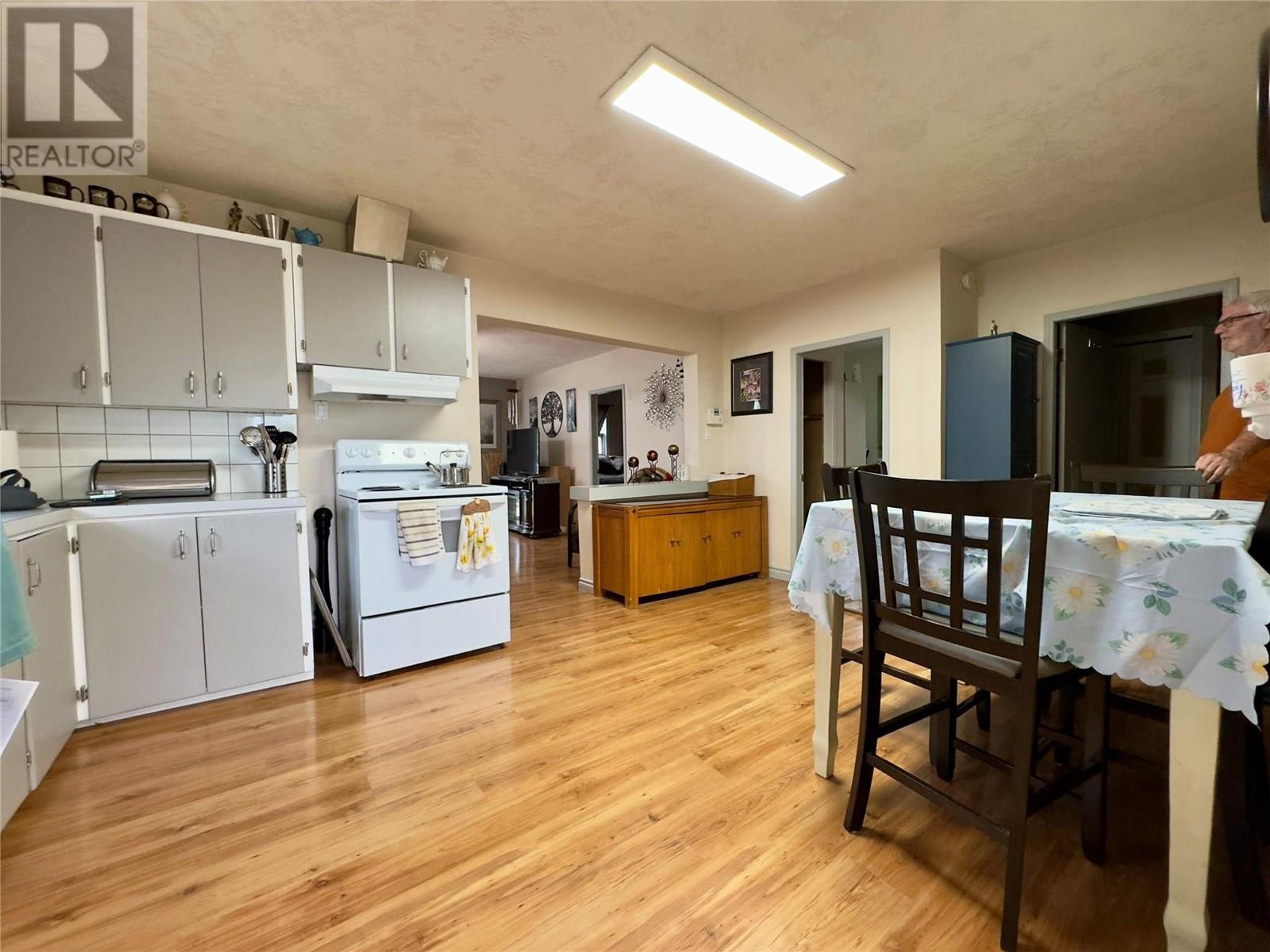 11604 10 STREET - Image 8