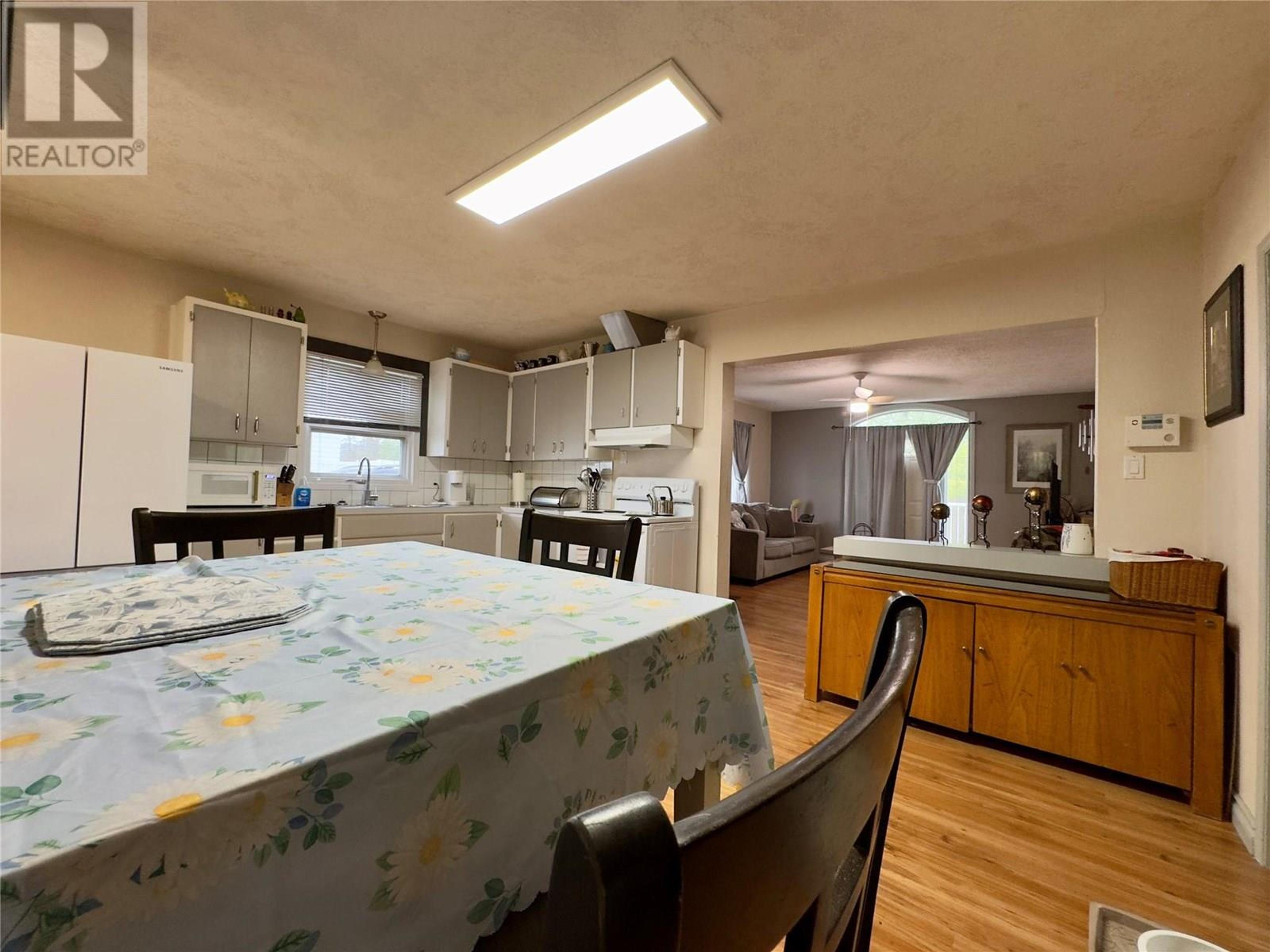 11604 10 STREET - Image 9