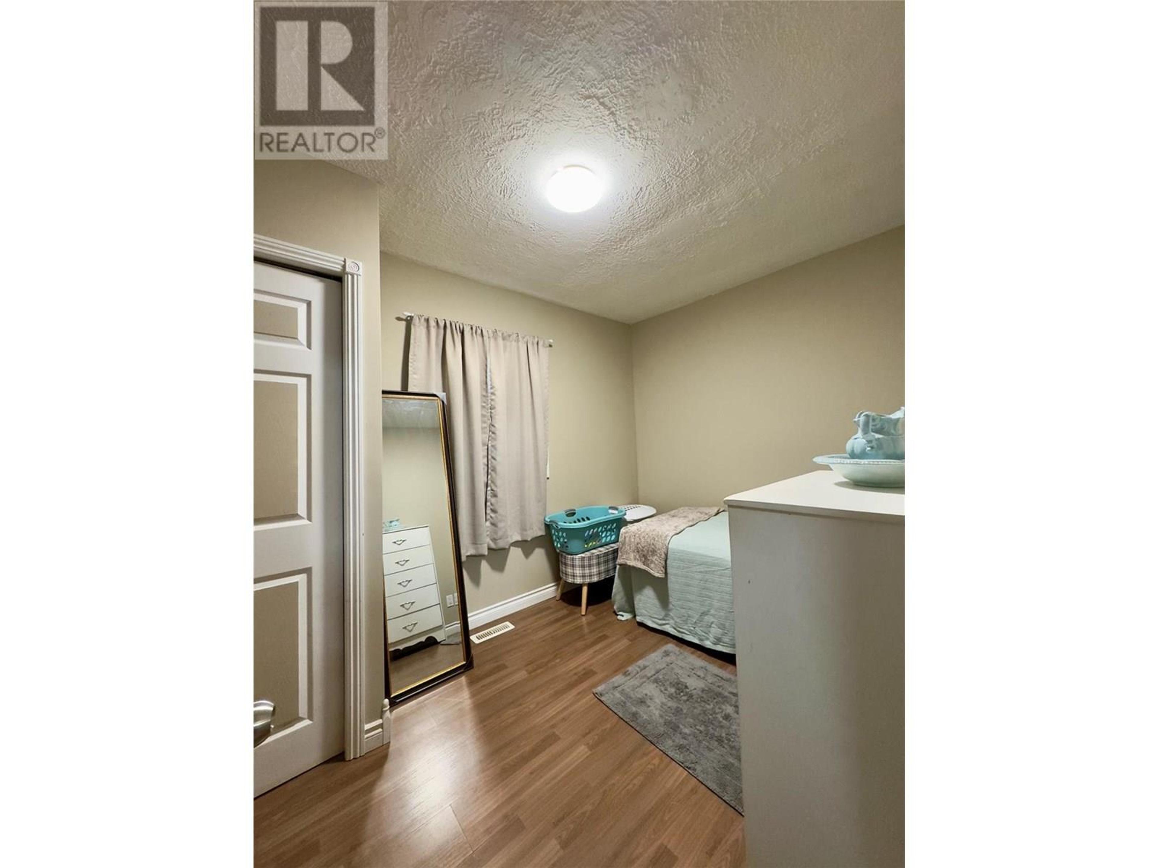 11604 10 STREET - Image 12