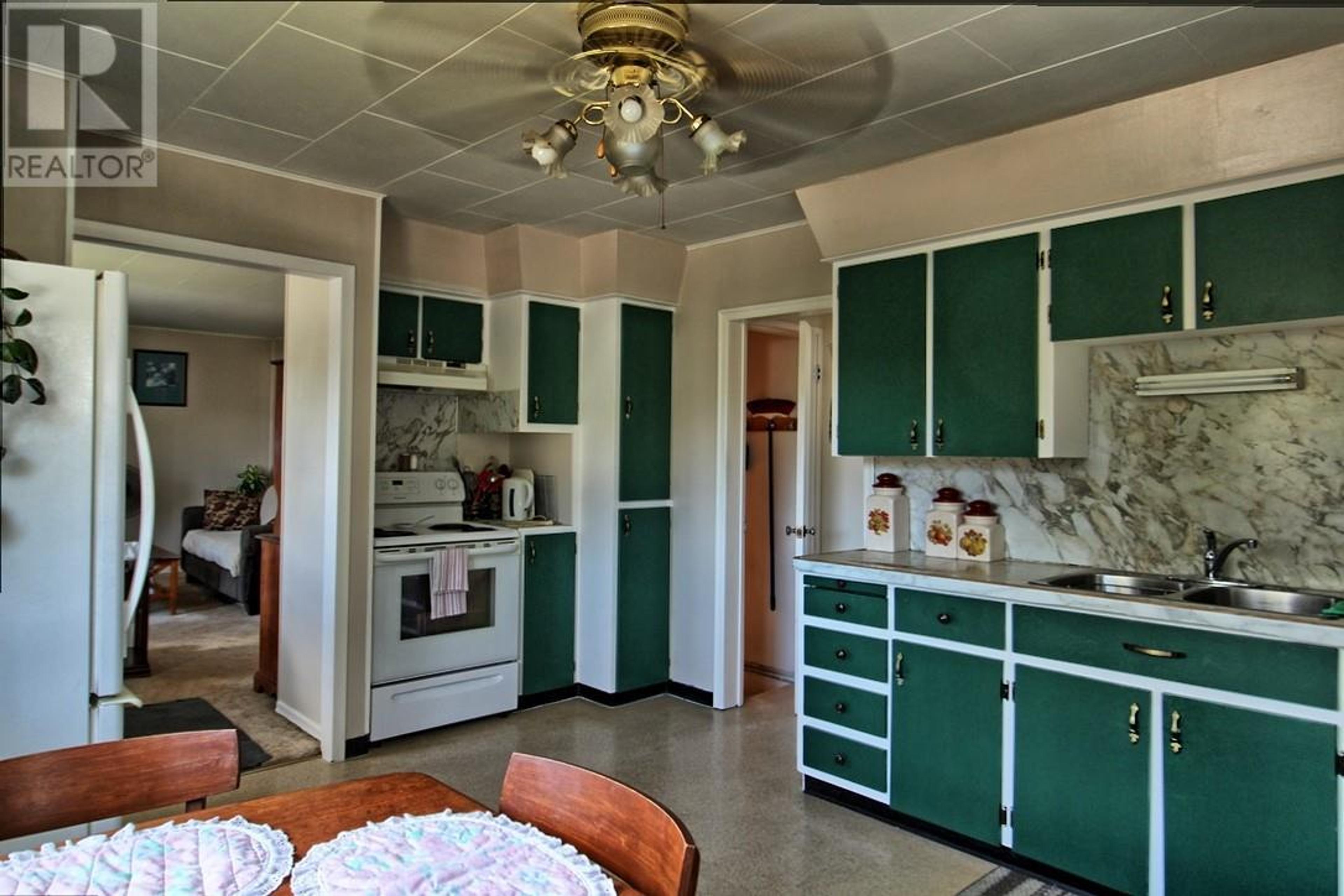 287 BIRCH AVENUE - Image 4