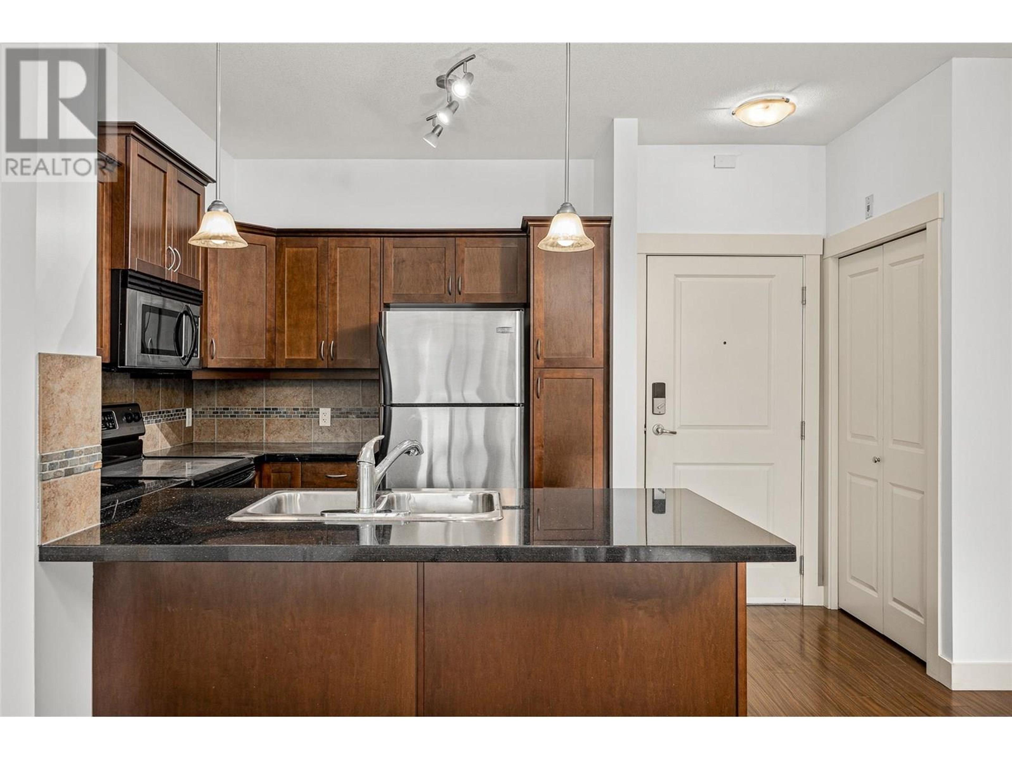 #215 3533 CARRINGTON ROAD - Image 10