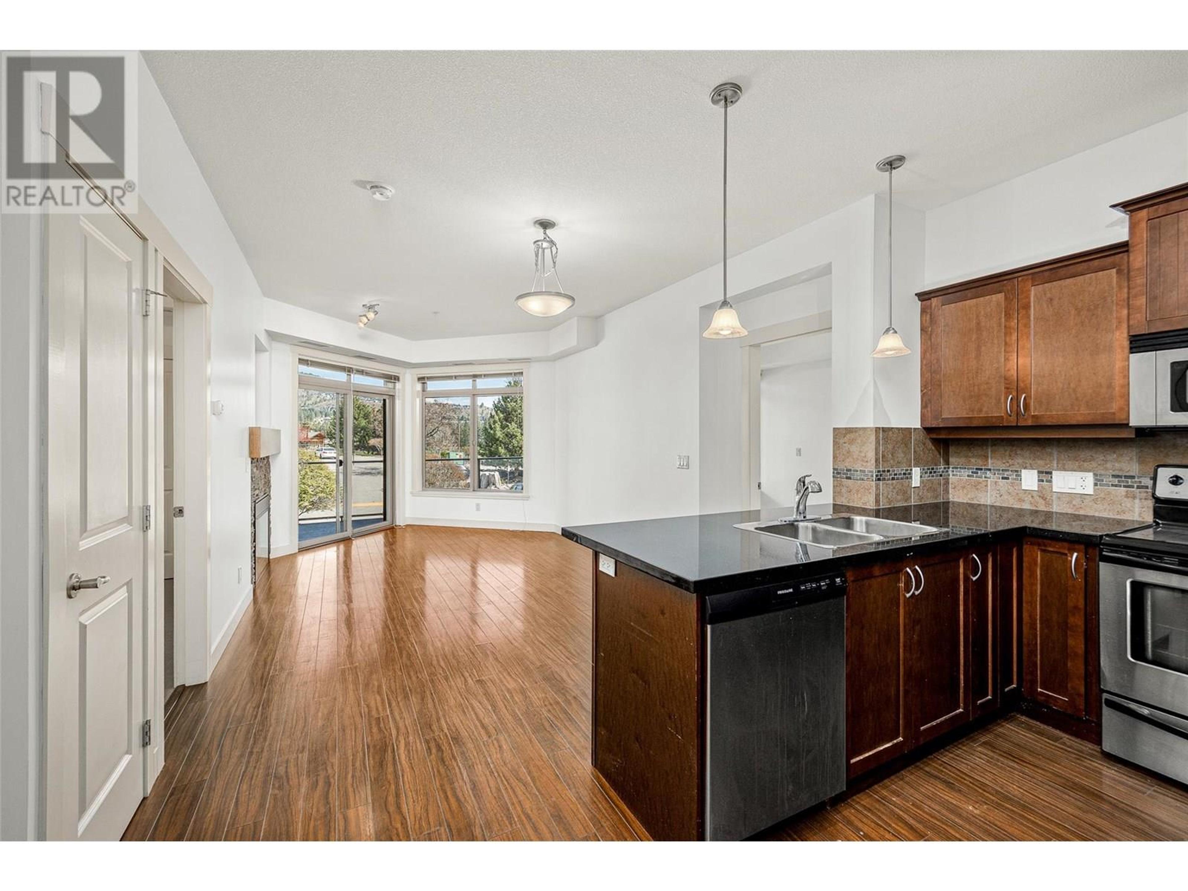 #215 3533 CARRINGTON ROAD - Image 13