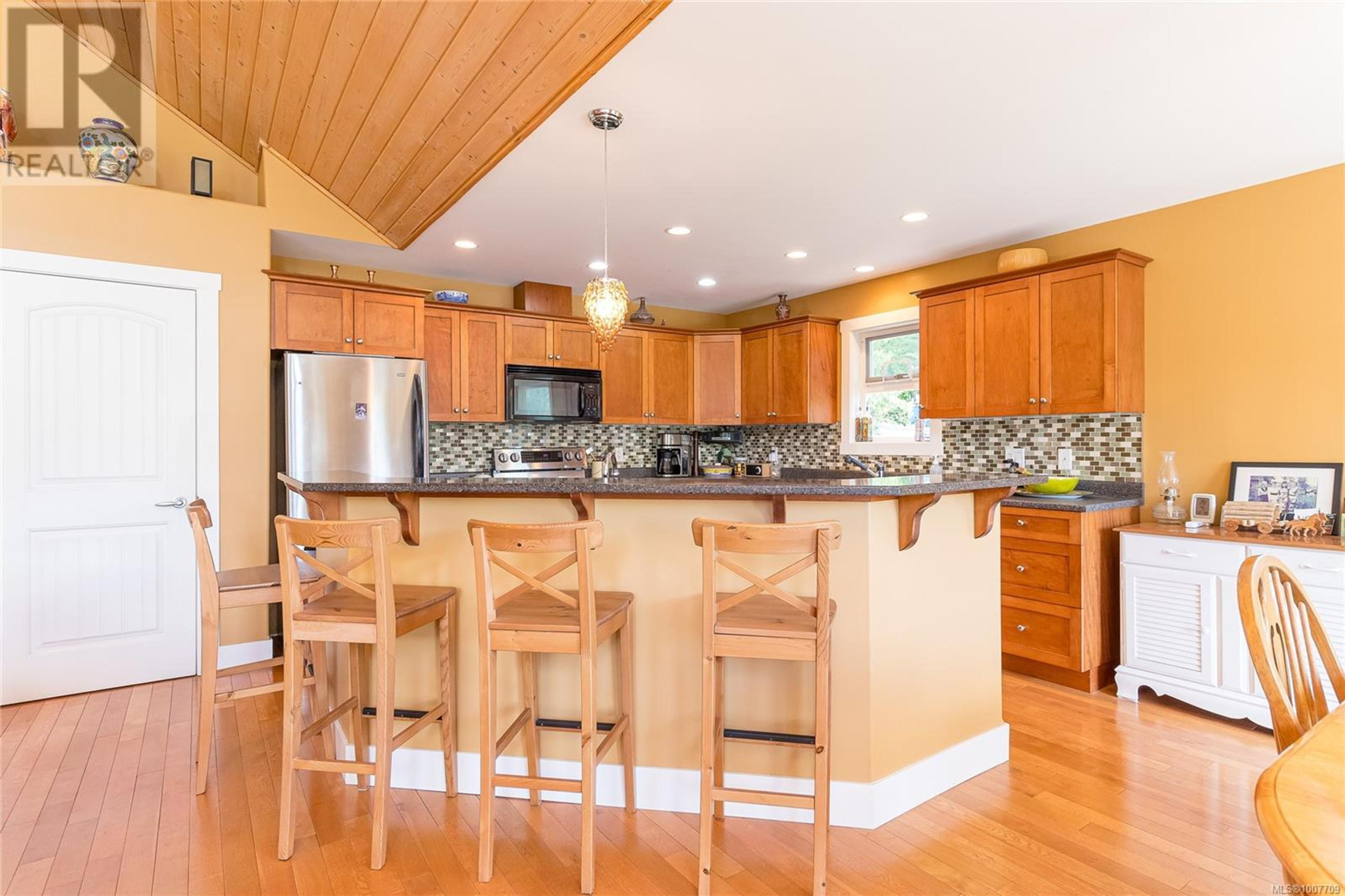 10146 YOUBOU RD - Image 16