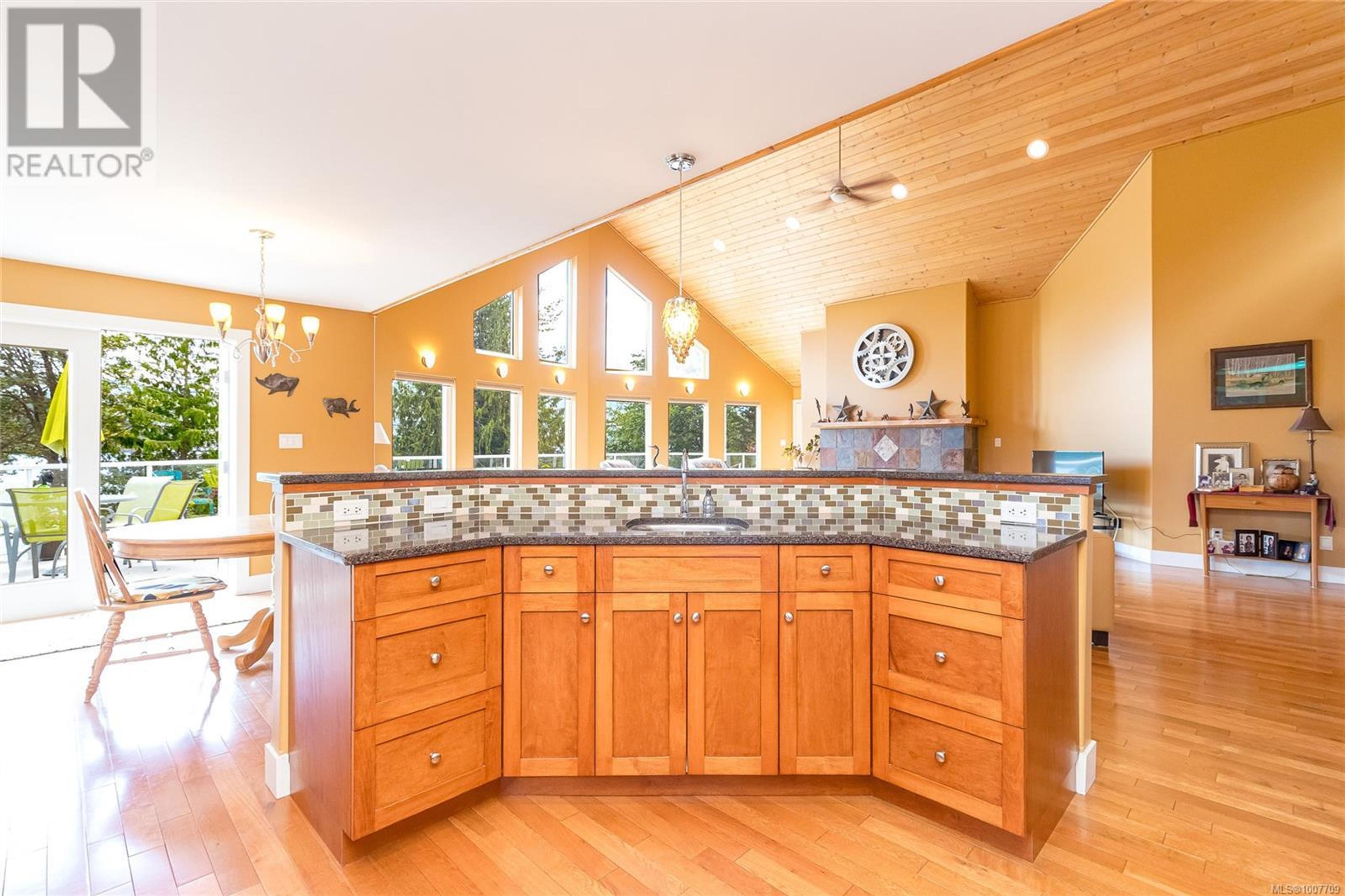 10146 YOUBOU RD - Image 22