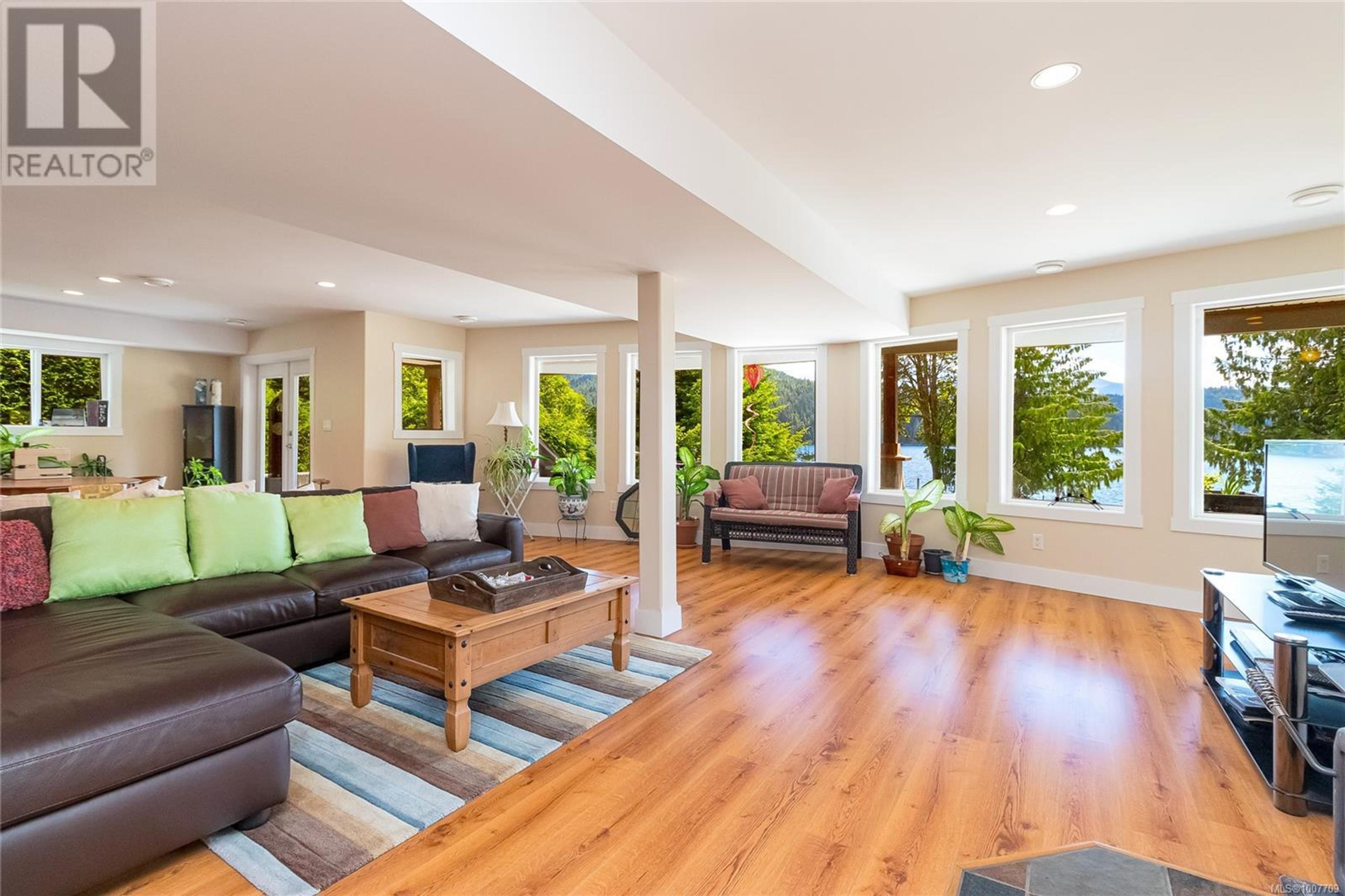10146 YOUBOU RD - Image 37