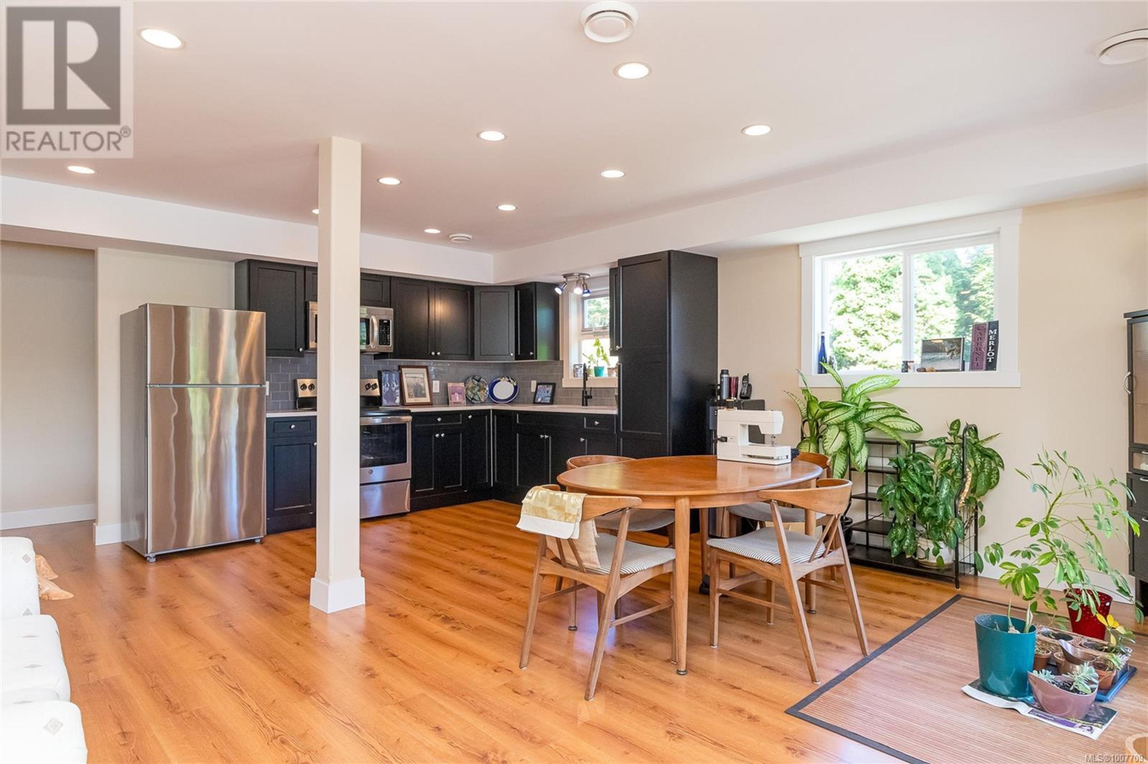 10146 YOUBOU RD - Image 39