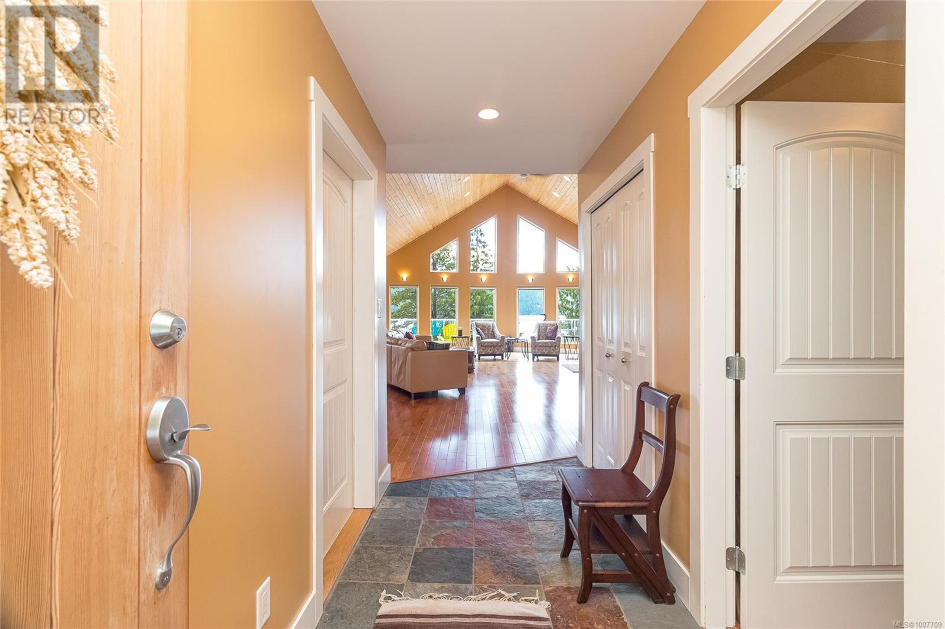 10146 YOUBOU RD - Image 4