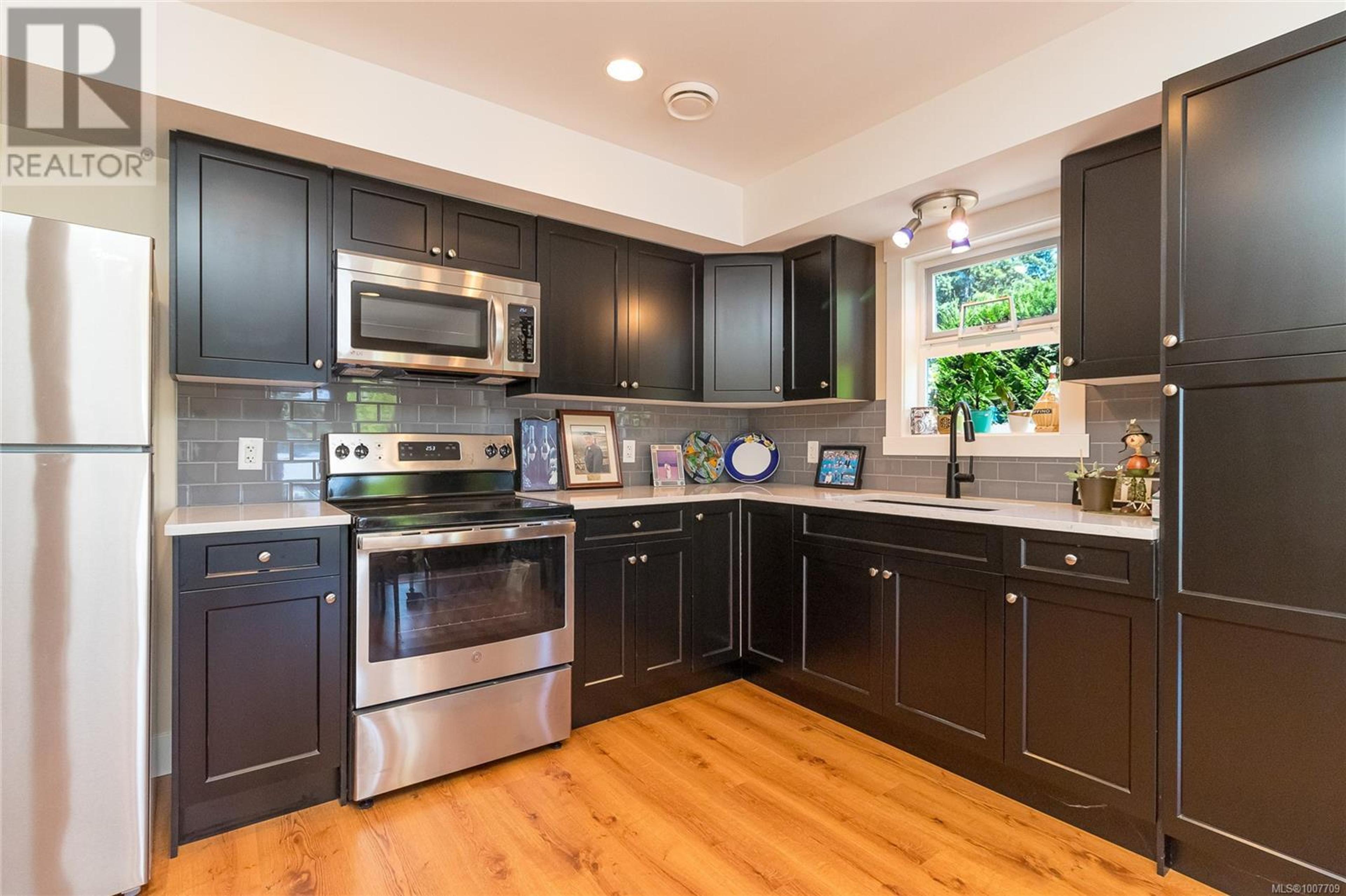 10146 YOUBOU RD - Image 40