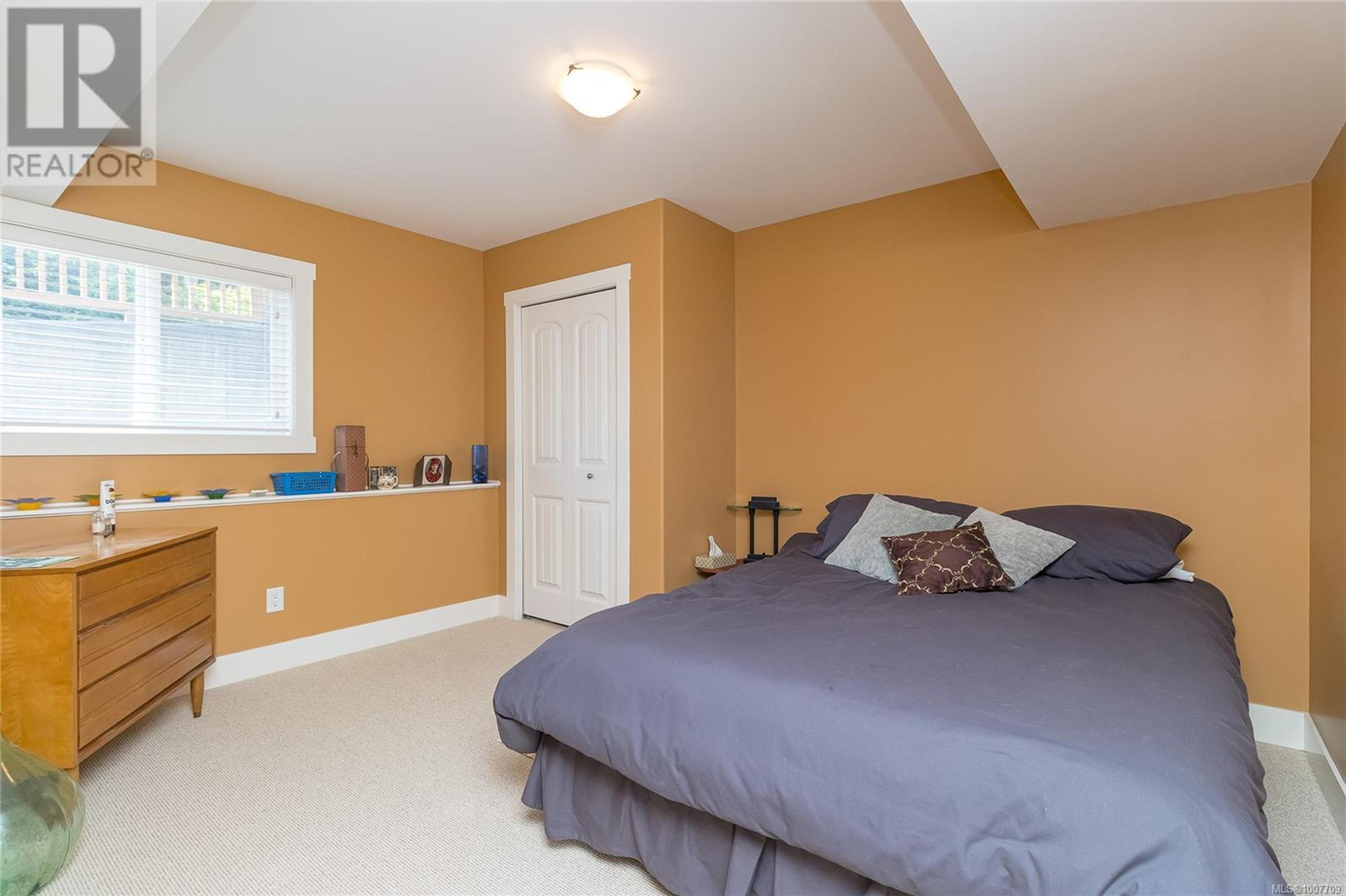 10146 YOUBOU RD - Image 44