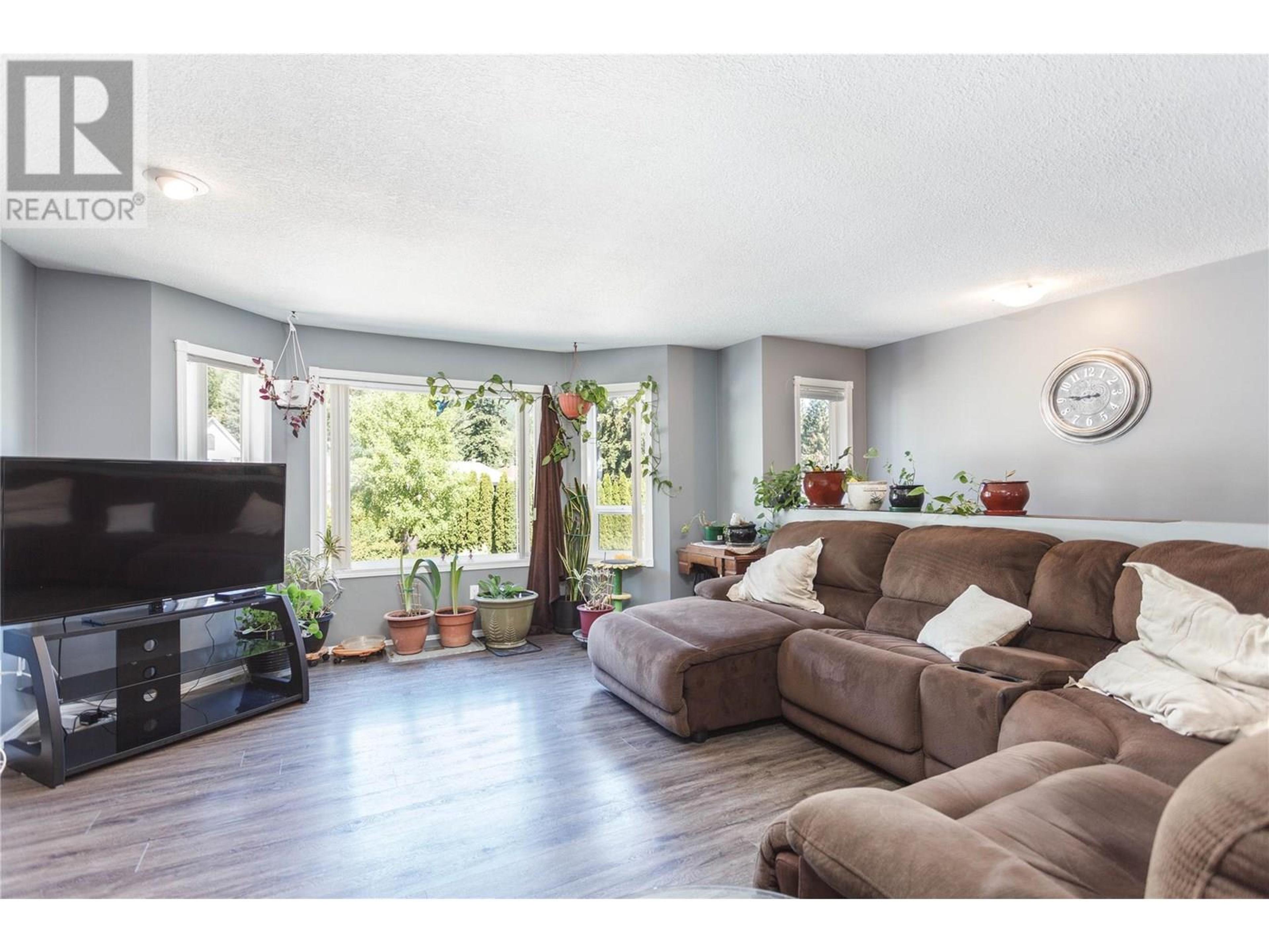2230 LINEA CRESCENT - Image 9