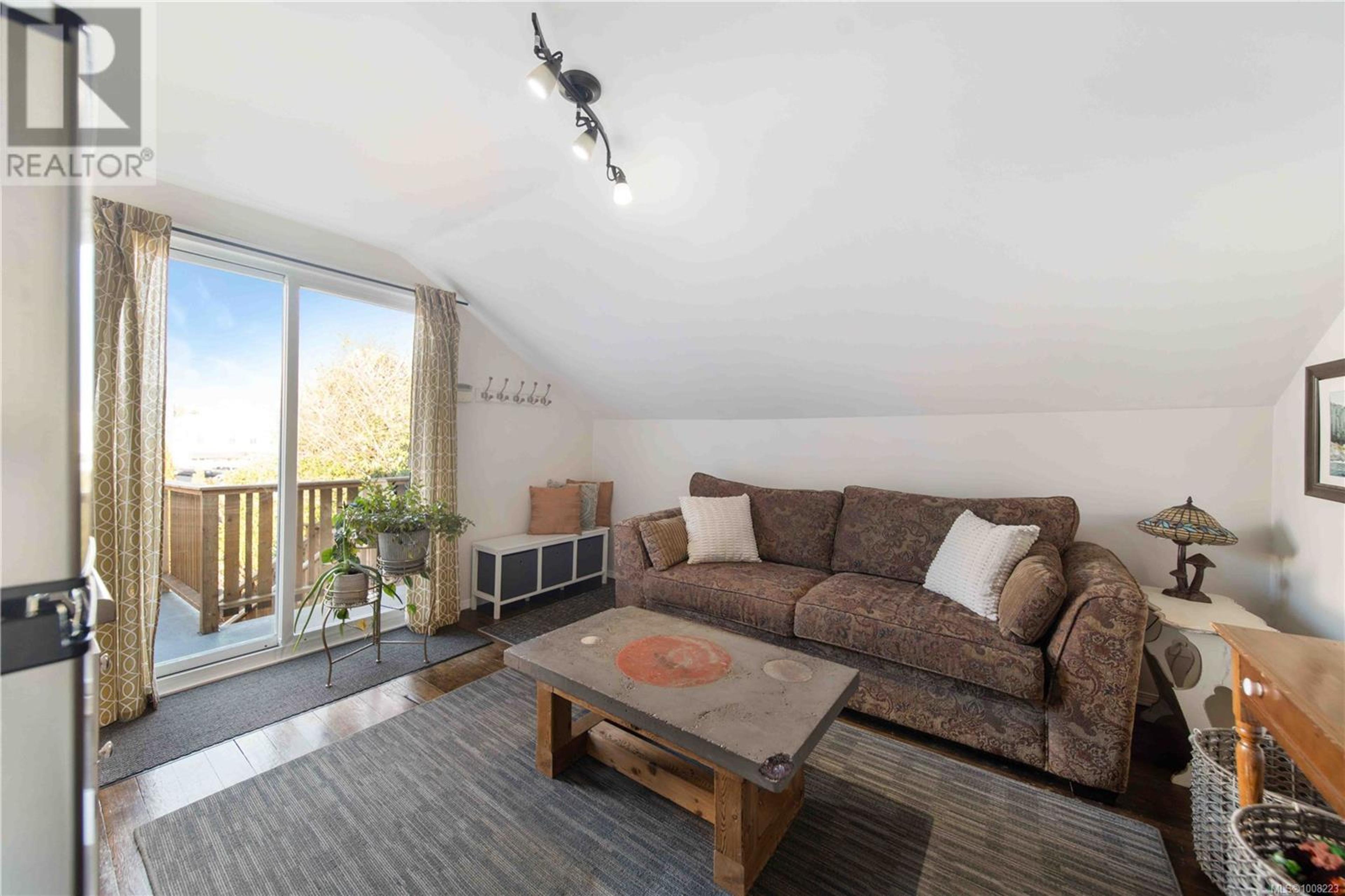 28 ROBERTS ST - Image 19