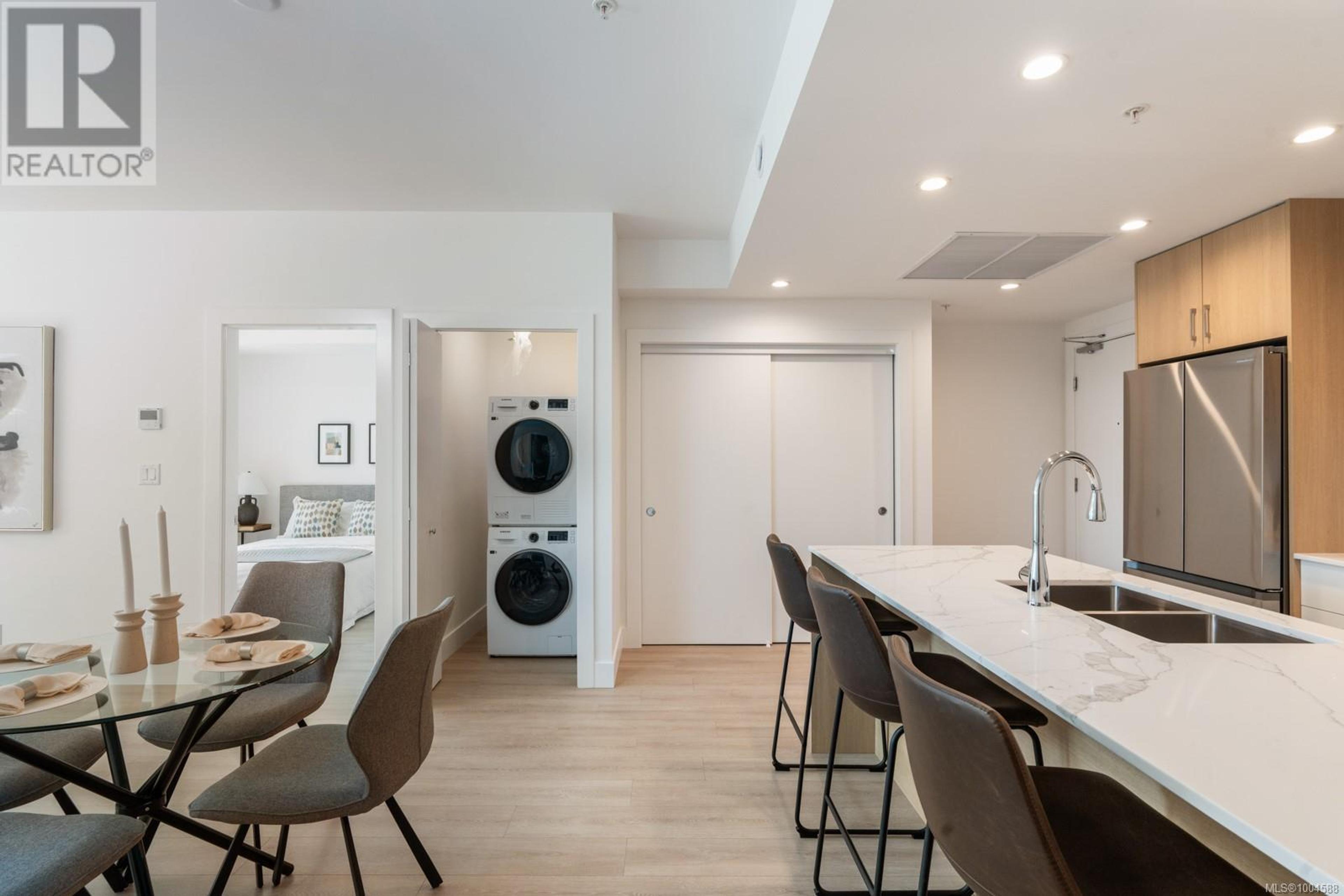 #404 258 HELMCKEN RD - Image 6