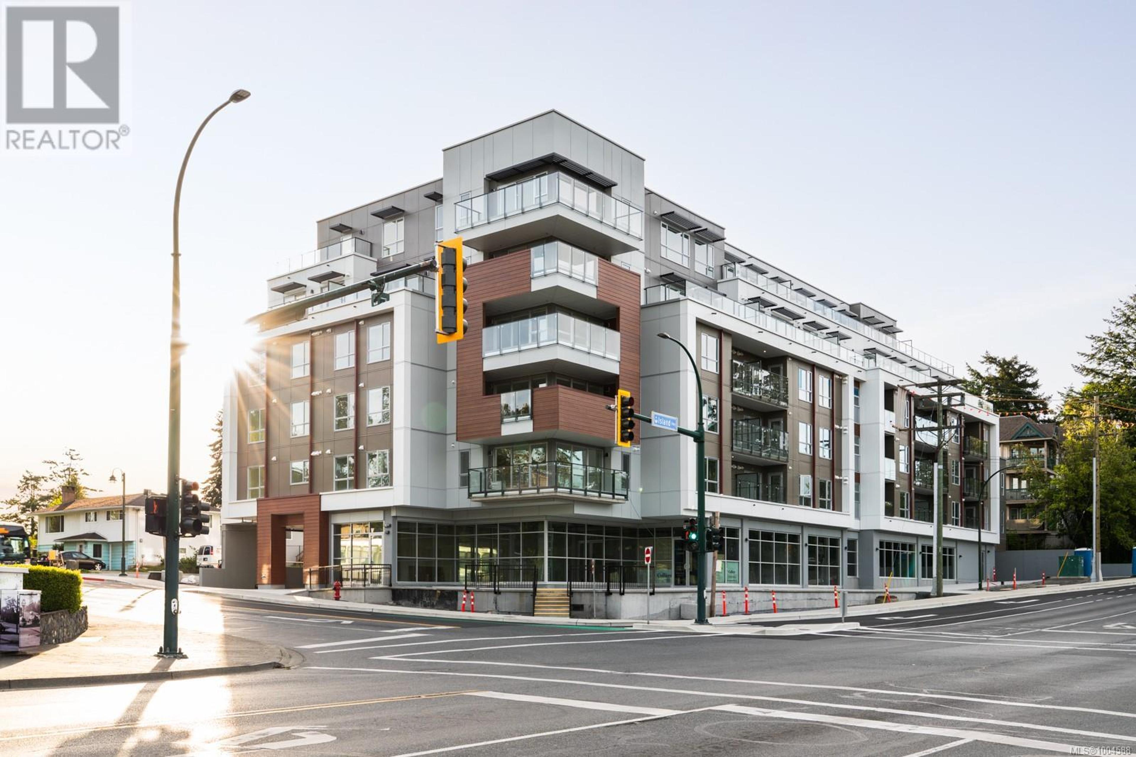 #404 258 HELMCKEN RD - Image 1