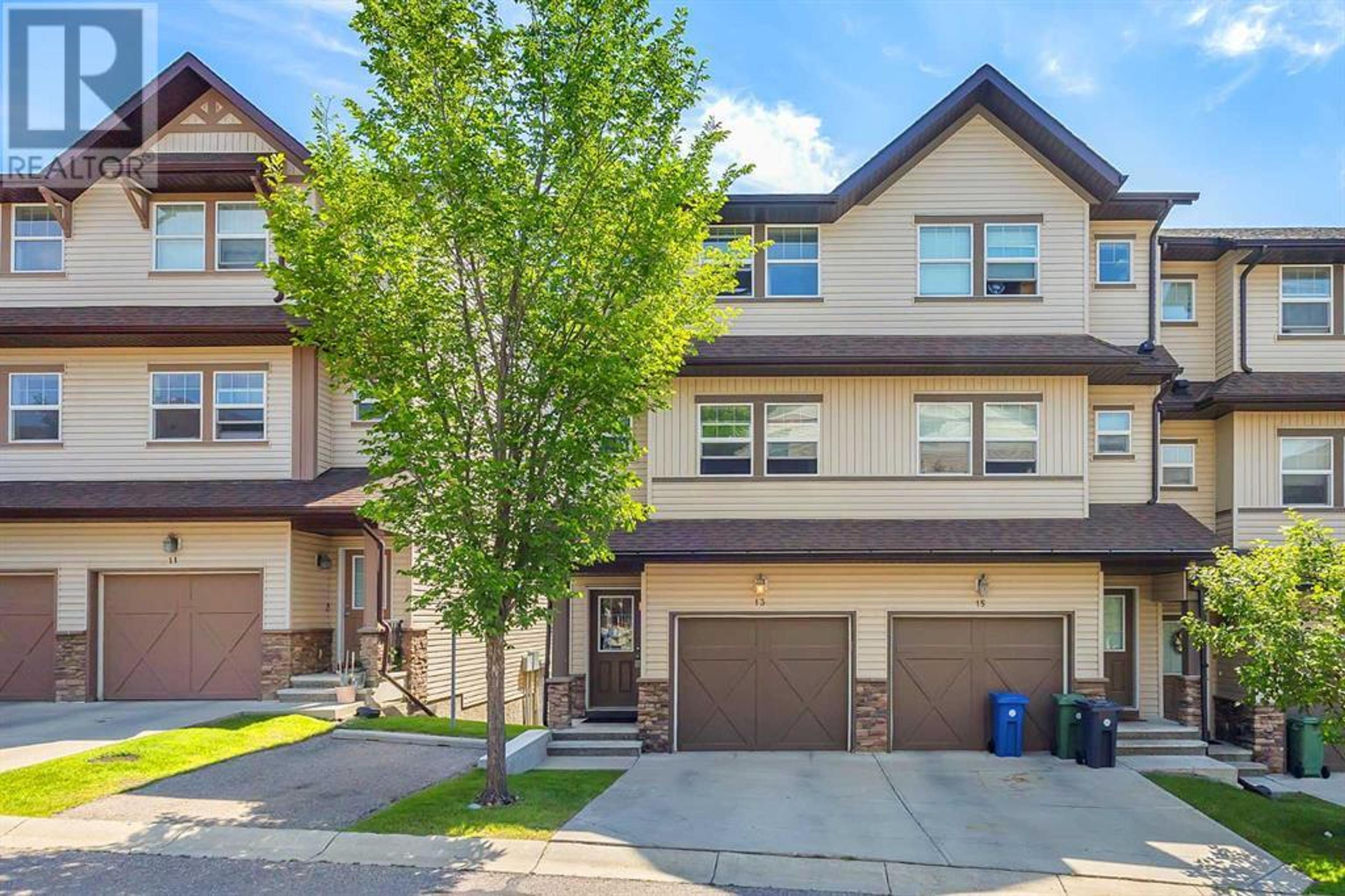 13, 28 HERITAGE DRIVE - Image 1