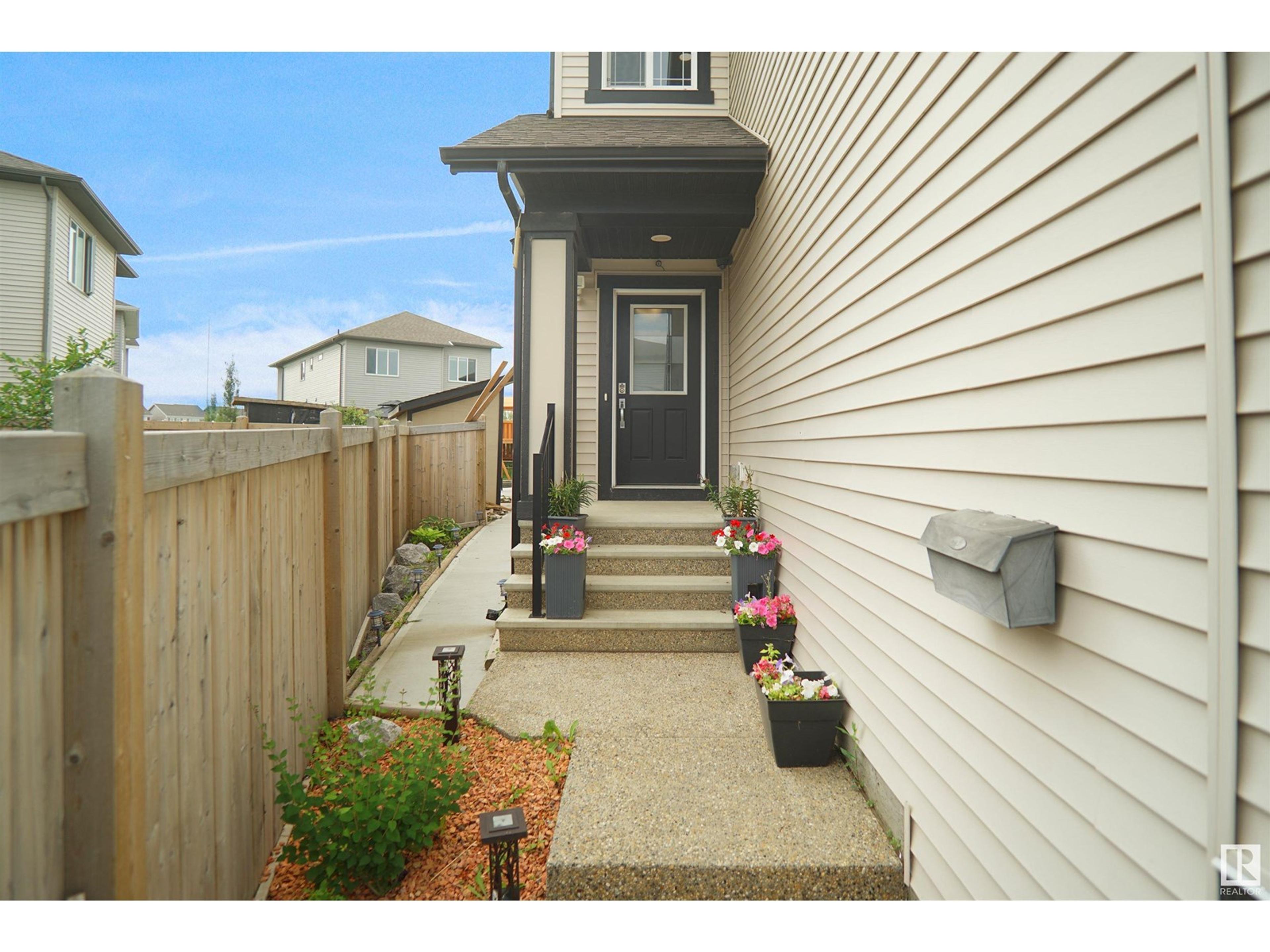 811 35 AV NW - Image 4