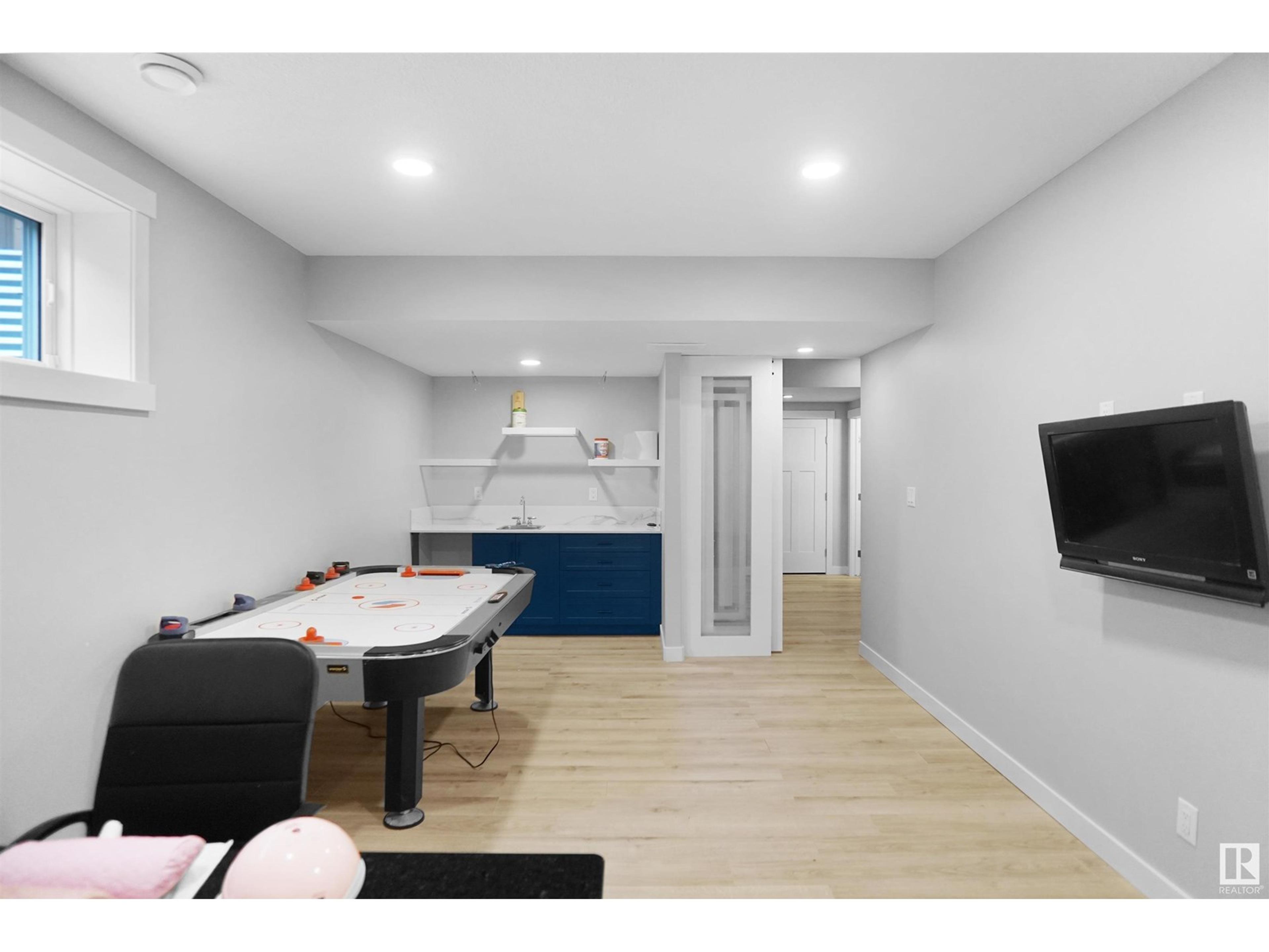 811 35 AV NW - Image 42
