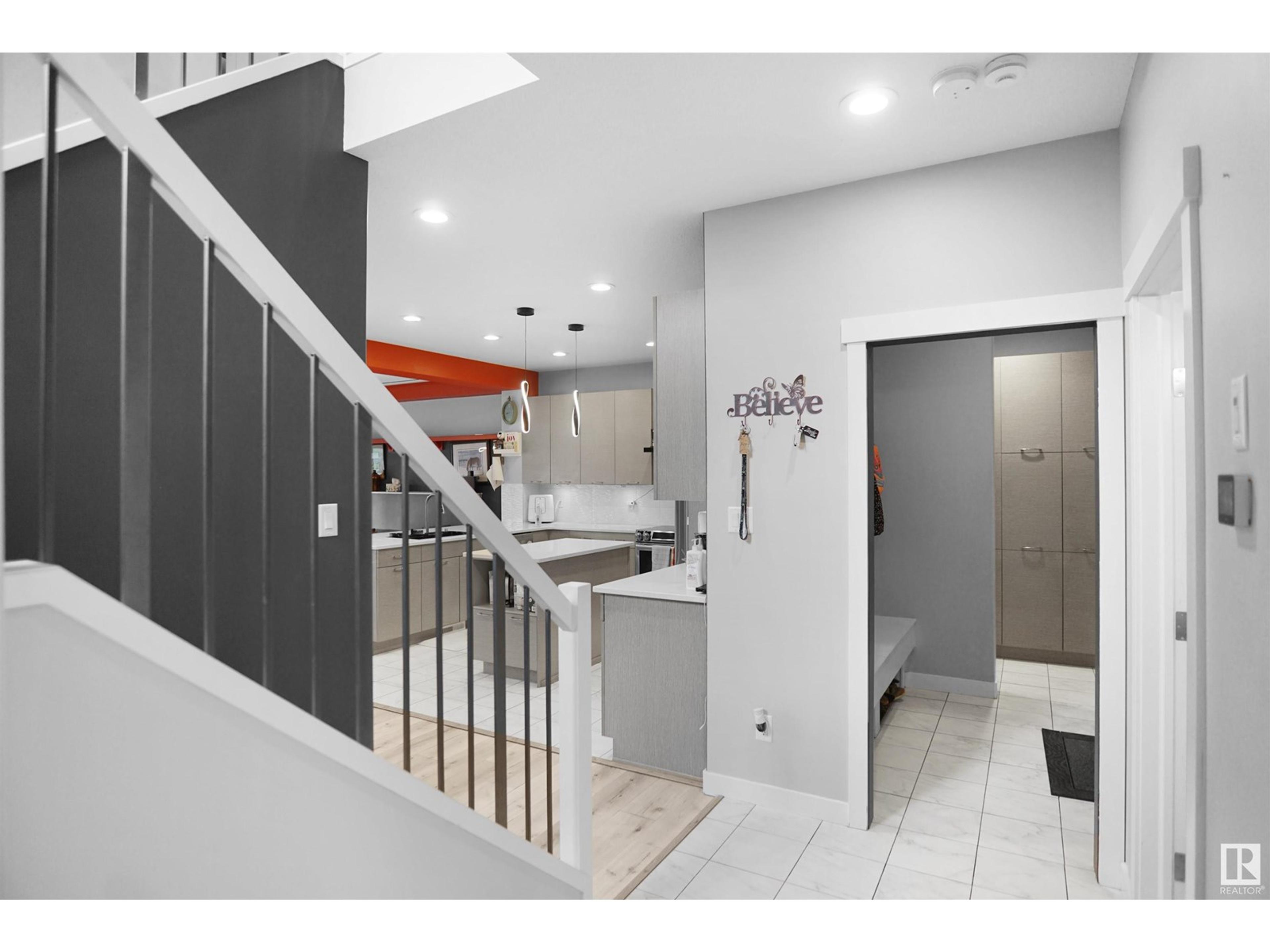 811 35 AV NW - Image 7